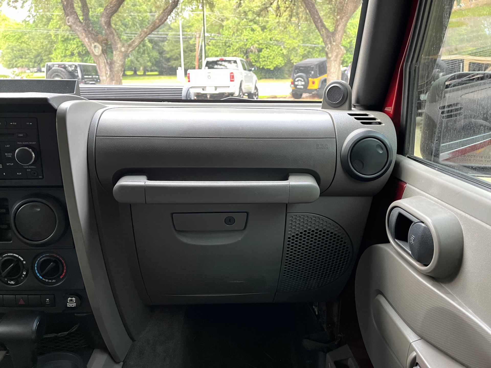 Used-2010-Jeep-Wrangler-Unlimited-Sport (21)