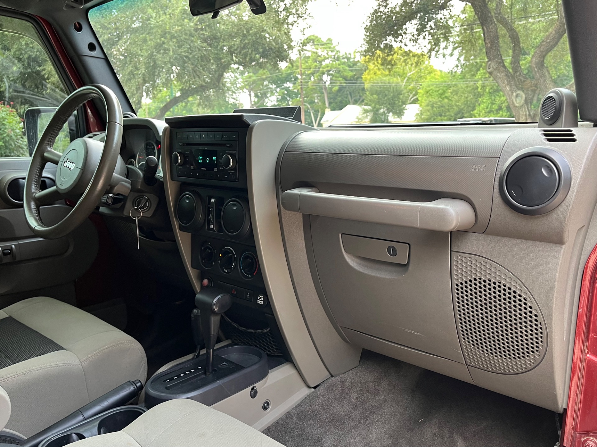 Used-2010-Jeep-Wrangler-Unlimited-Sport (22)