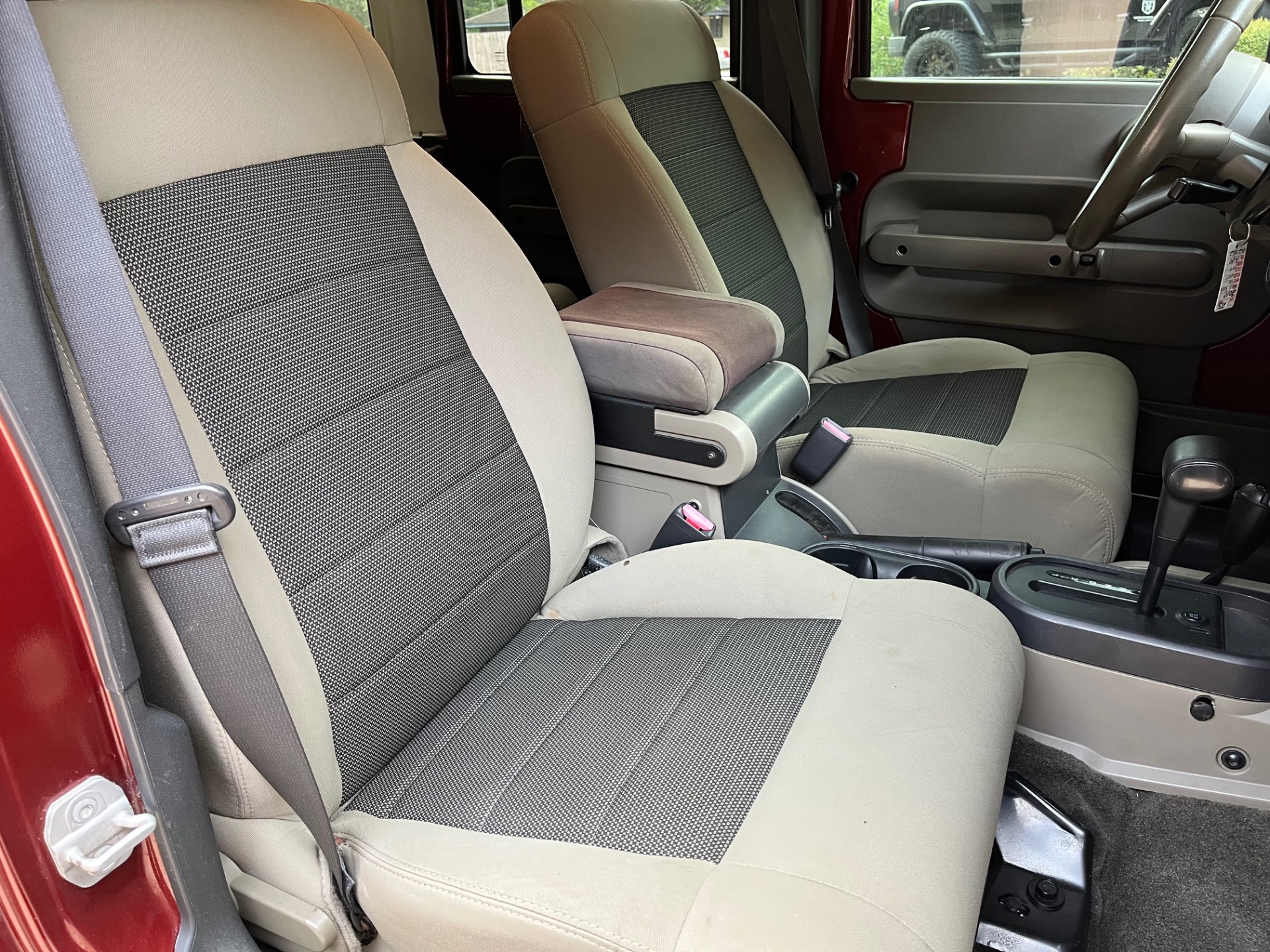 Used-2010-Jeep-Wrangler-Unlimited-Sport (23)