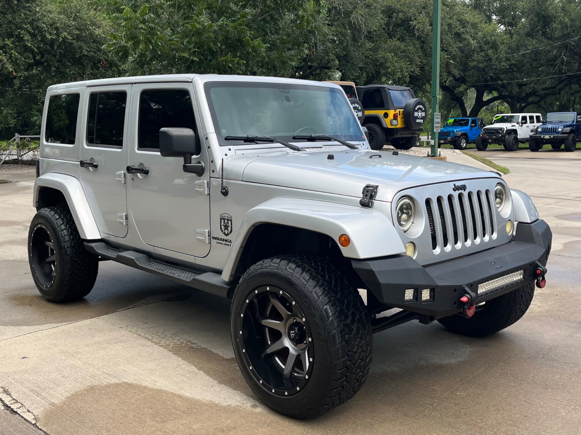 Used-2012-Jeep-Wrangler-Unlimited-Sahara (11)