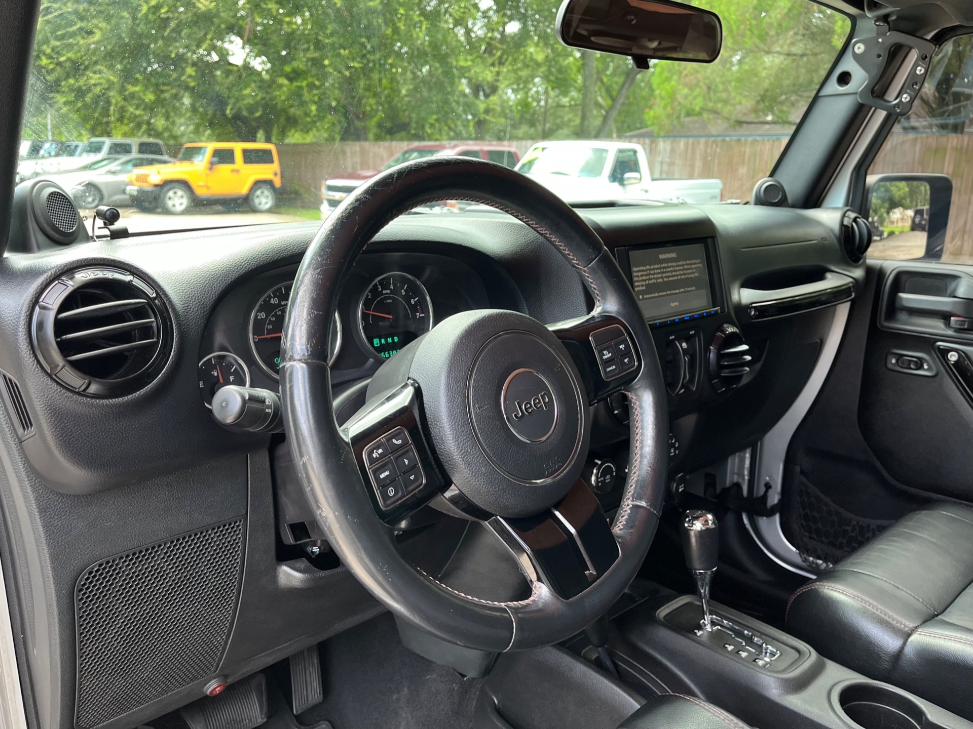 Used-2012-Jeep-Wrangler-Unlimited-Sahara (14)