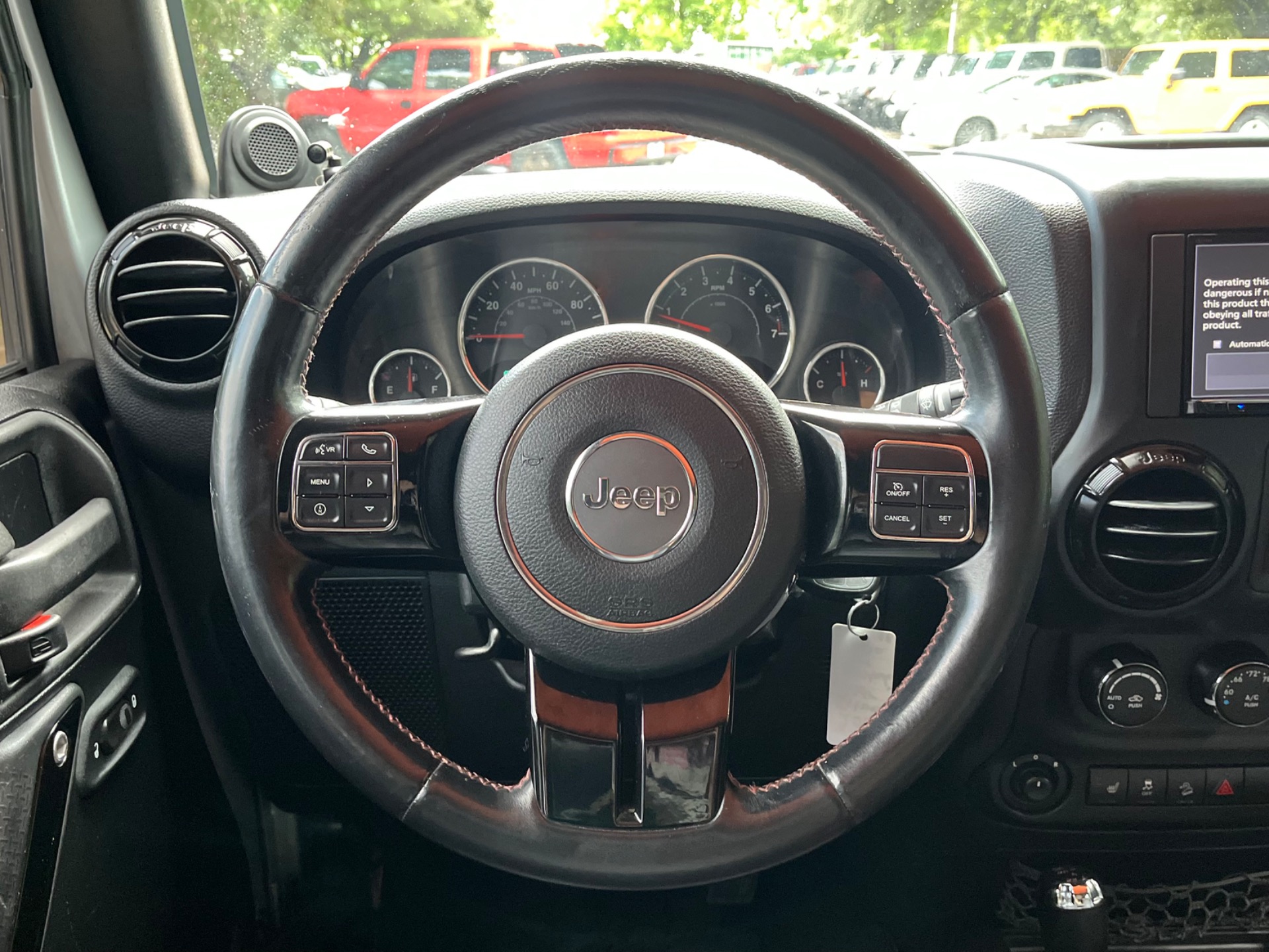 Used-2012-Jeep-Wrangler-Unlimited-Sahara (15)