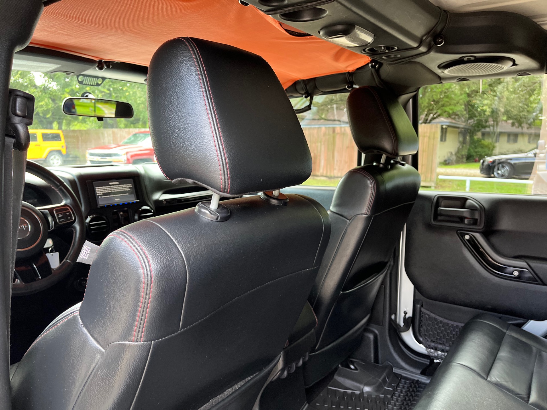 Used-2012-Jeep-Wrangler-Unlimited-Sahara (25)