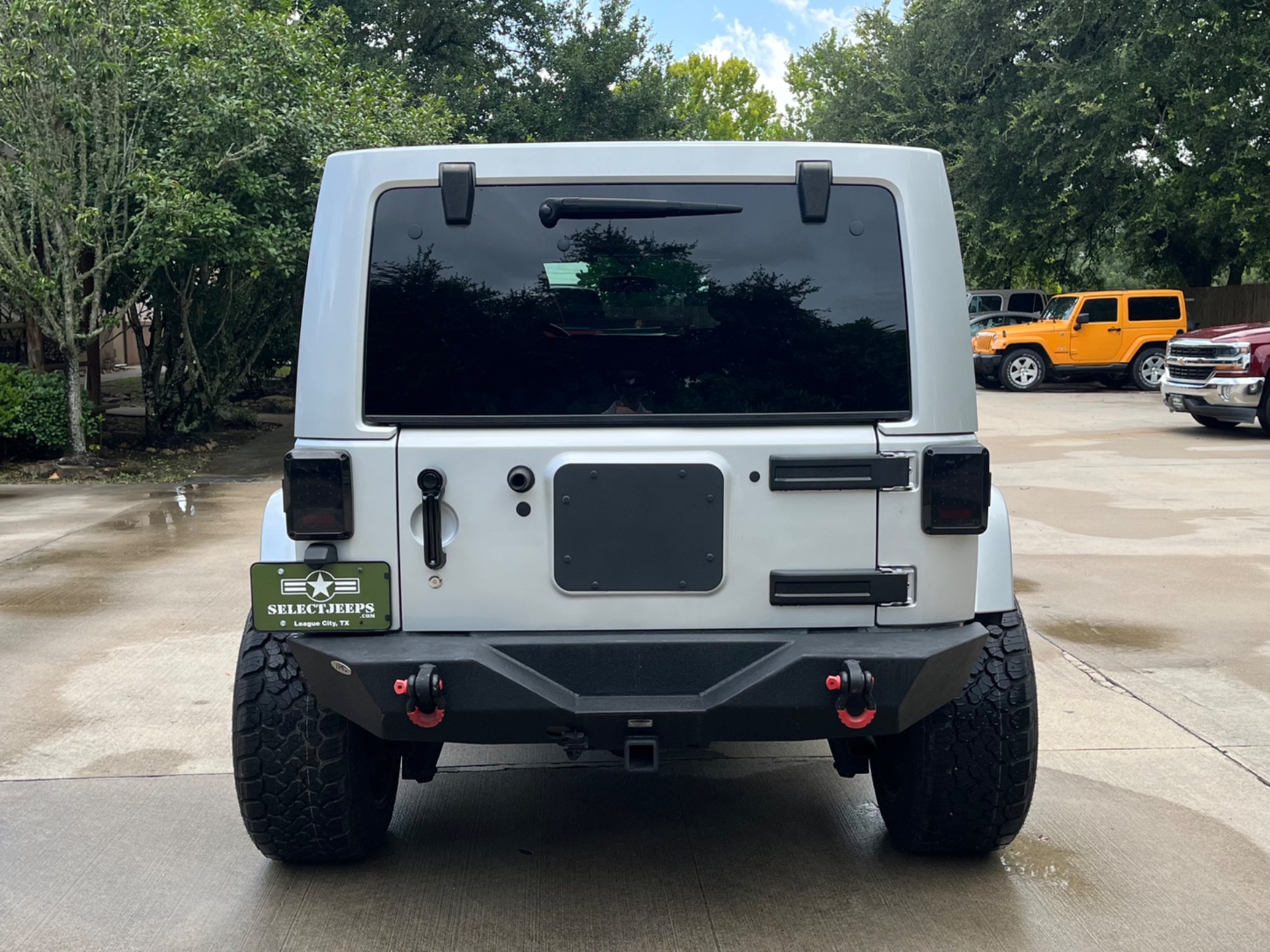 Used-2012-Jeep-Wrangler-Unlimited-Sahara (7)