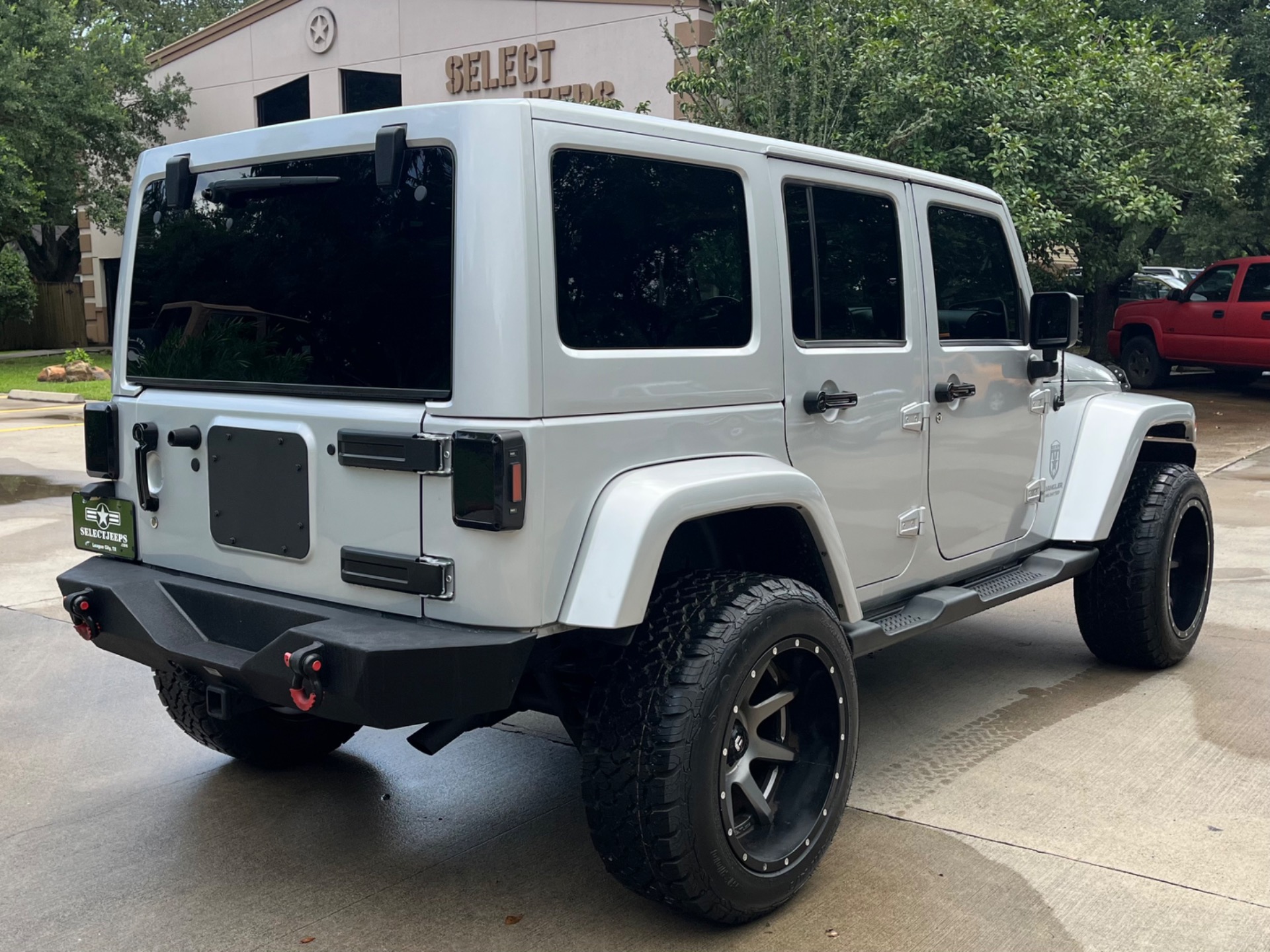 Used-2012-Jeep-Wrangler-Unlimited-Sahara (9)