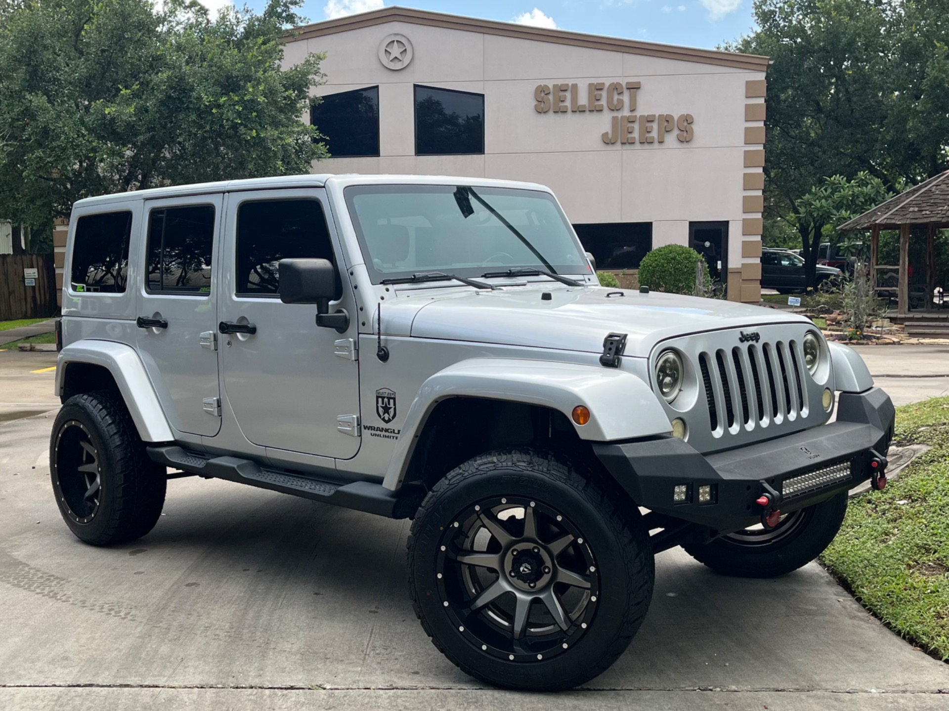 Used-2012-Jeep-Wrangler-Unlimited-Sahara