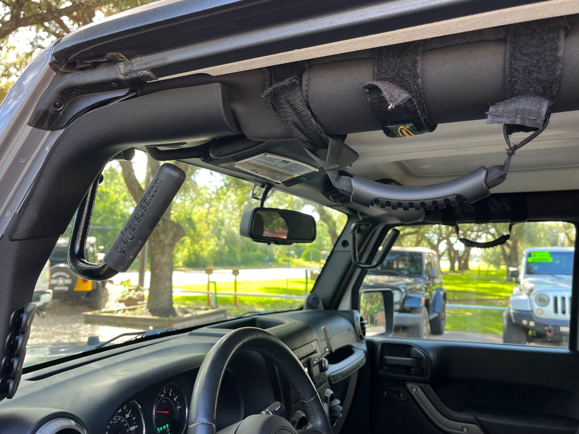 Used-2013-Jeep-Wrangler-Sport (14)
