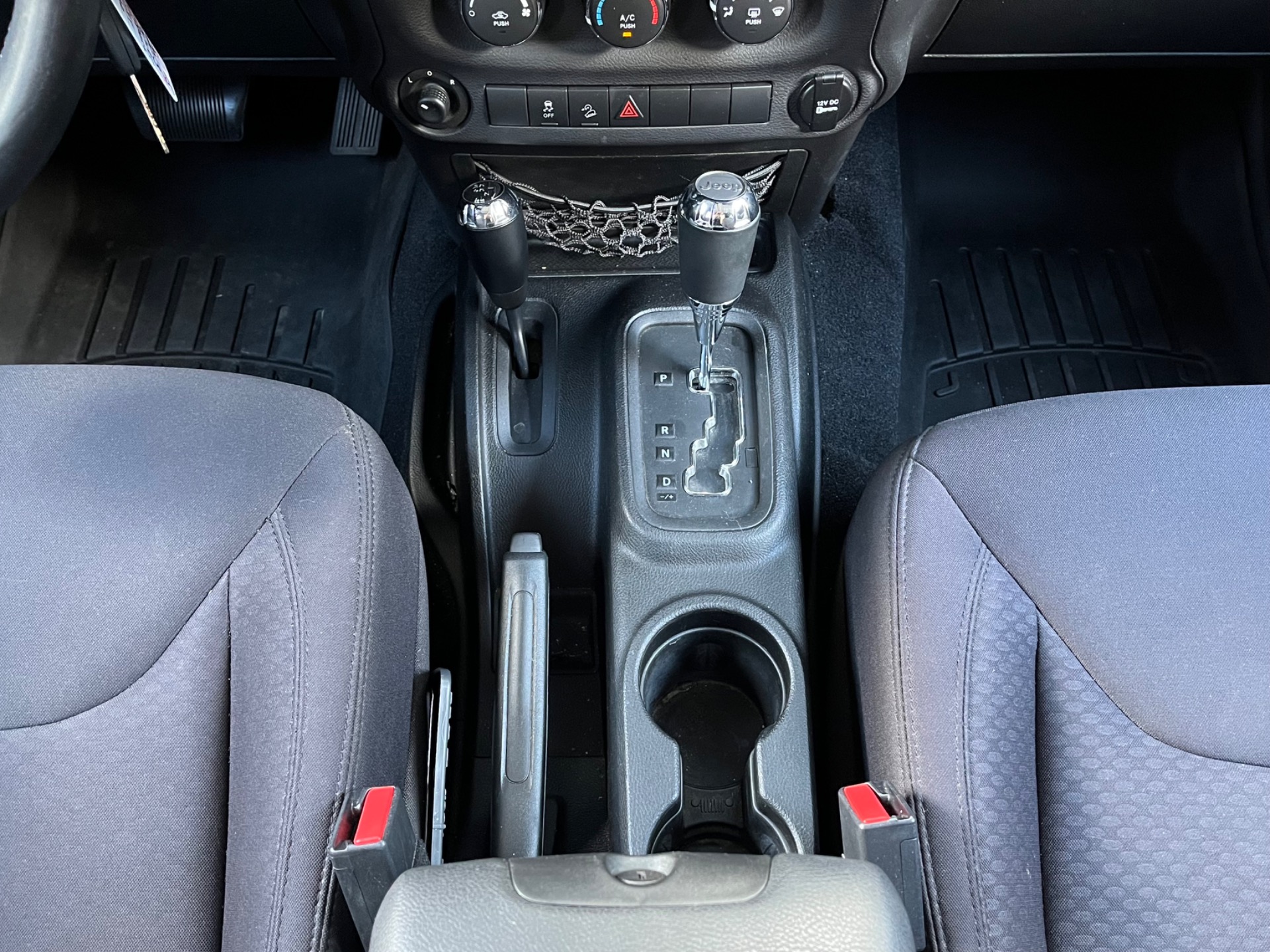 Used-2013-Jeep-Wrangler-Sport (21)