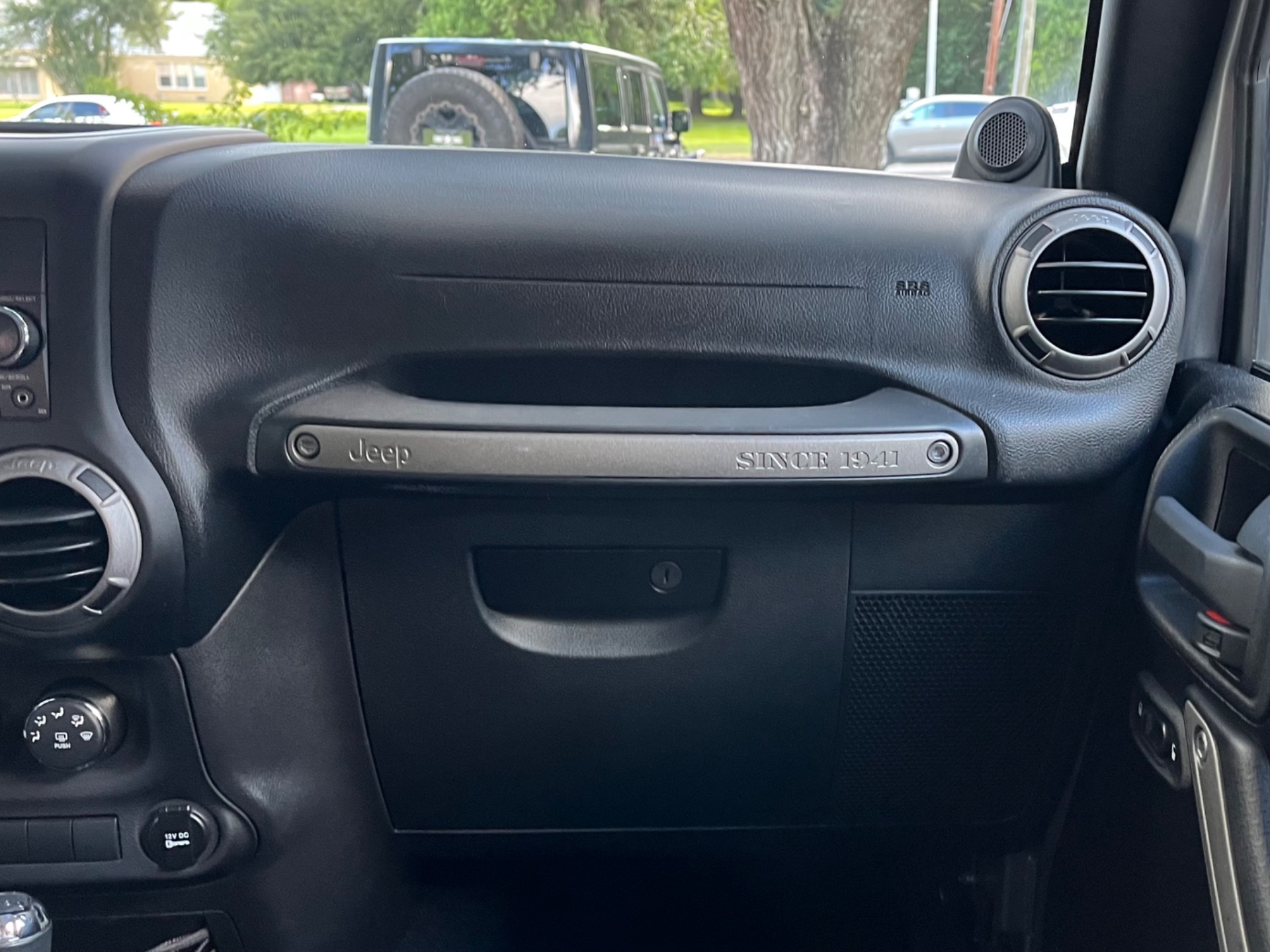 Used-2013-Jeep-Wrangler-Sport (22)