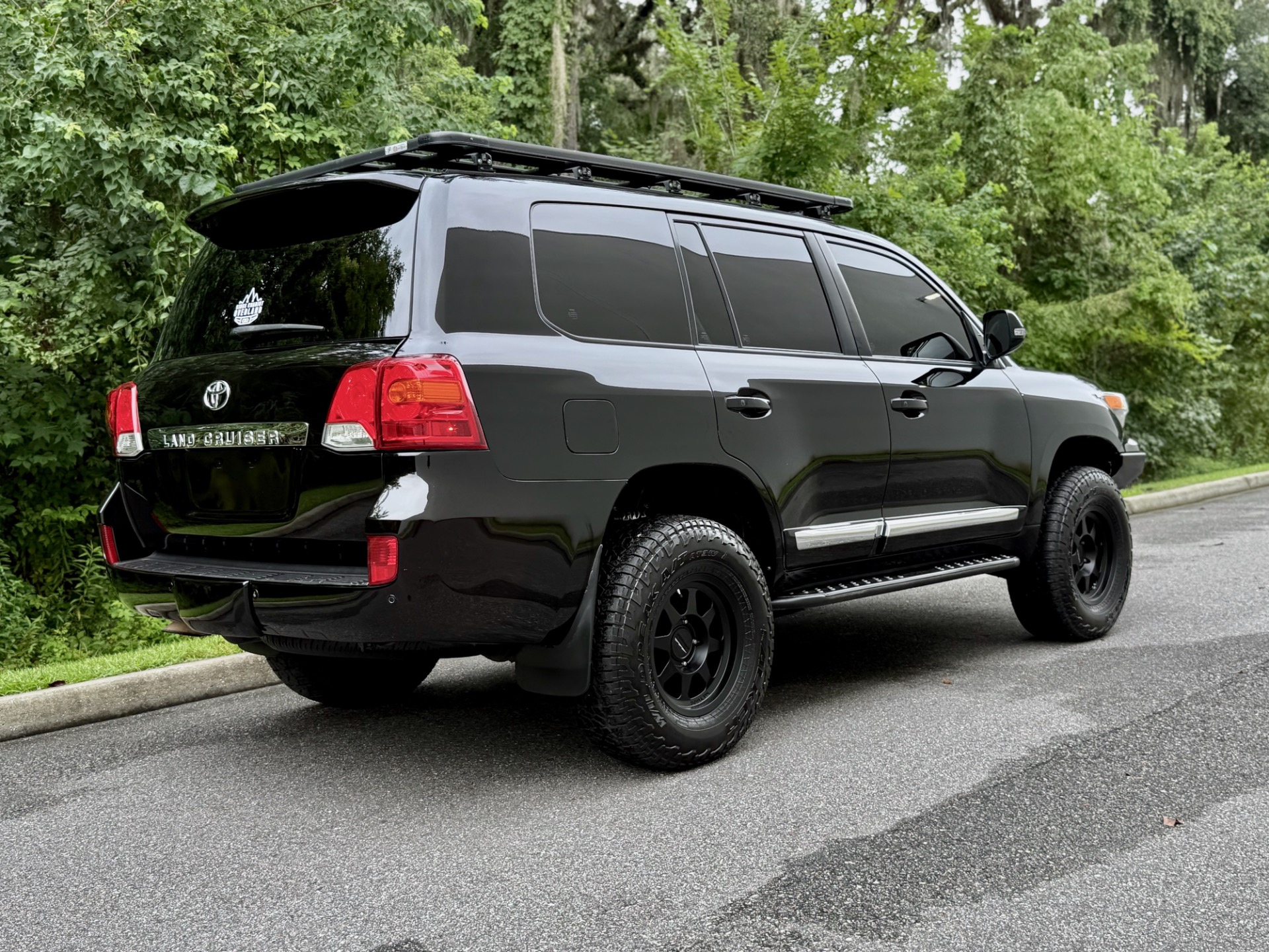 Used-2013-Toyota-Land-Cruiser-200-EXCELLENT-BUILD-BEAUTIFUL!-1754699710 (1)