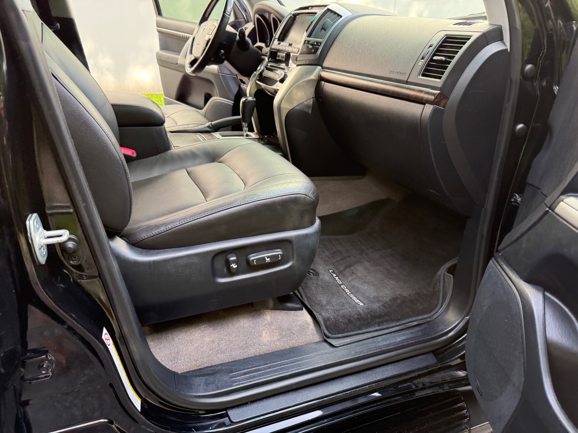 Used-2014-Toyota-Land-Cruiser-200-SUPER-CLEAN-TX-RIG-1754517856