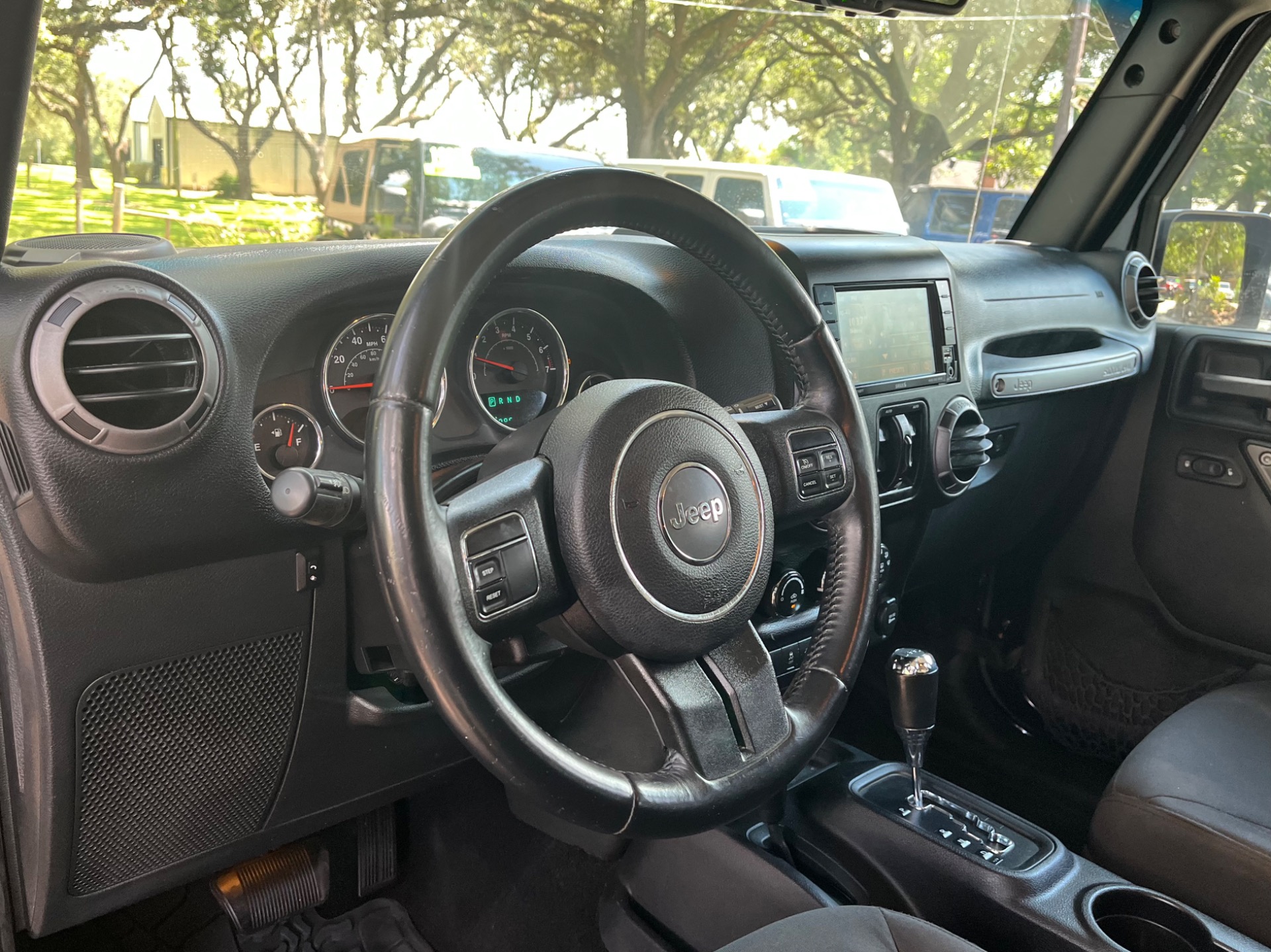 Used-2015-Jeep-Wrangler-Unlimited-Sport (13)