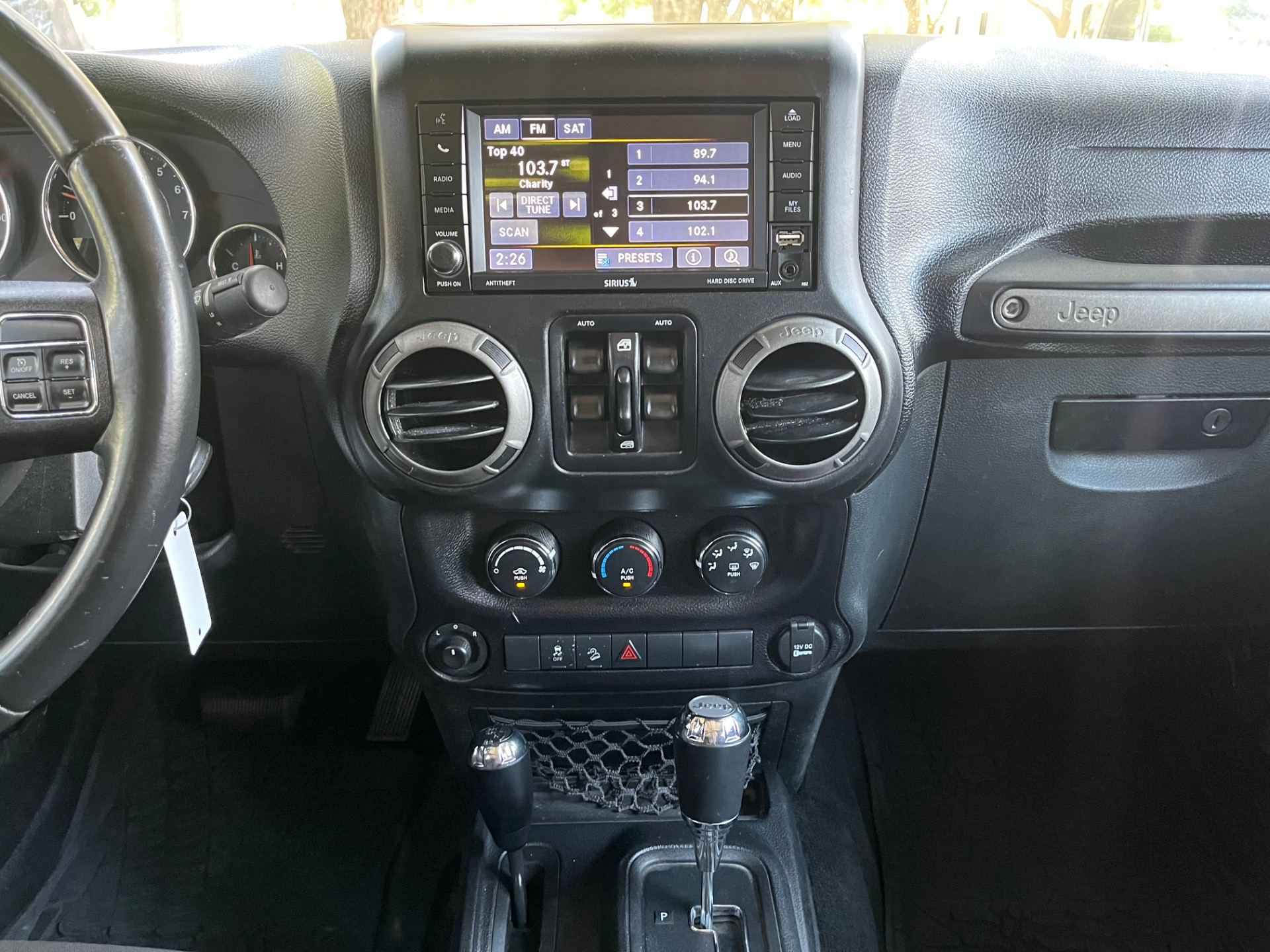 Used-2015-Jeep-Wrangler-Unlimited-Sport (15)