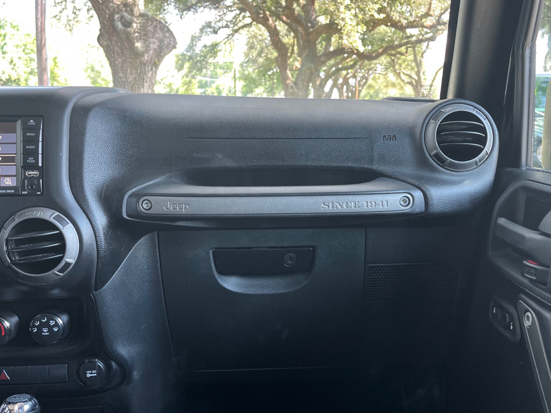 Used-2015-Jeep-Wrangler-Unlimited-Sport (17)