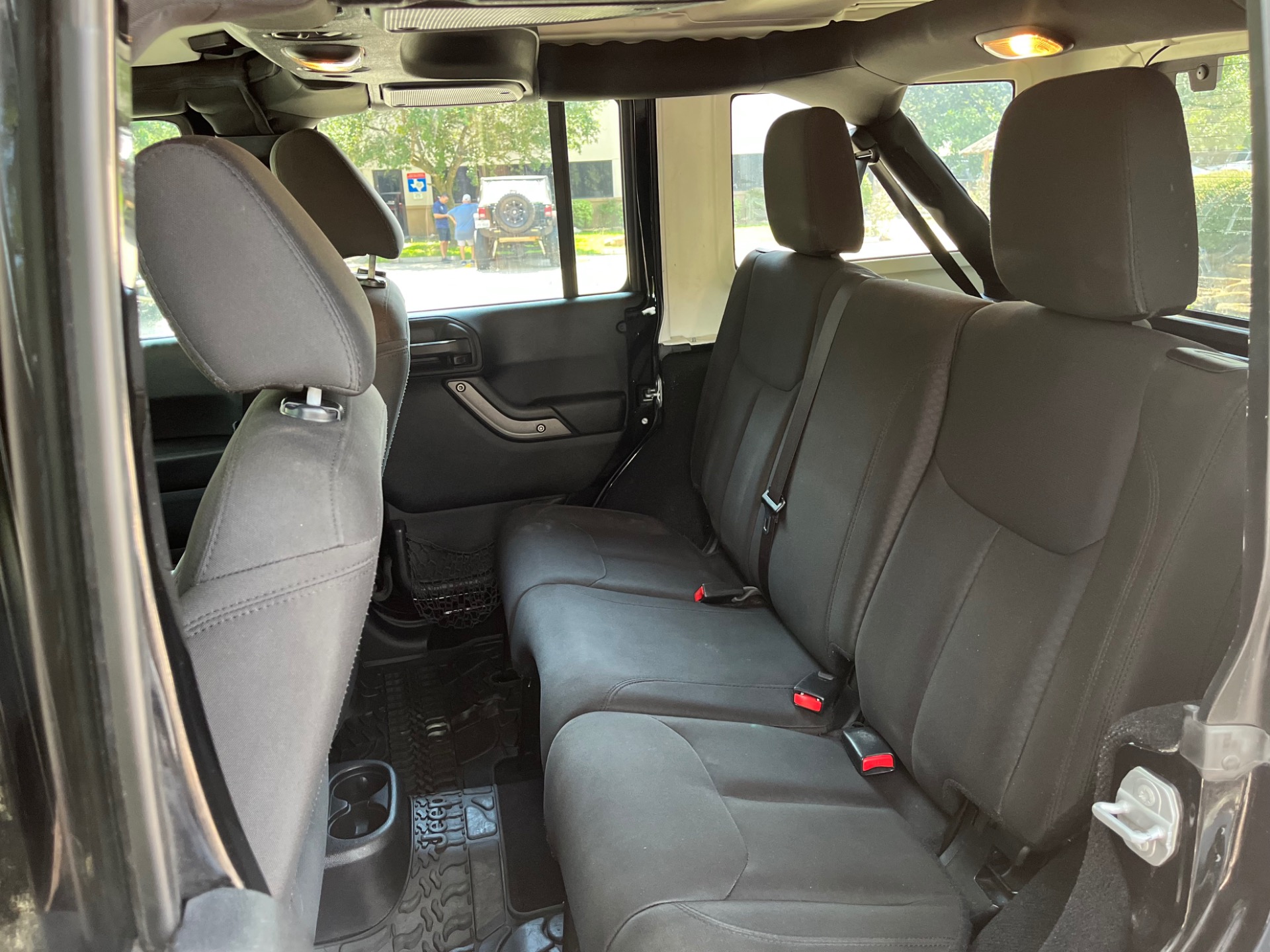 Used-2015-Jeep-Wrangler-Unlimited-Sport (21)