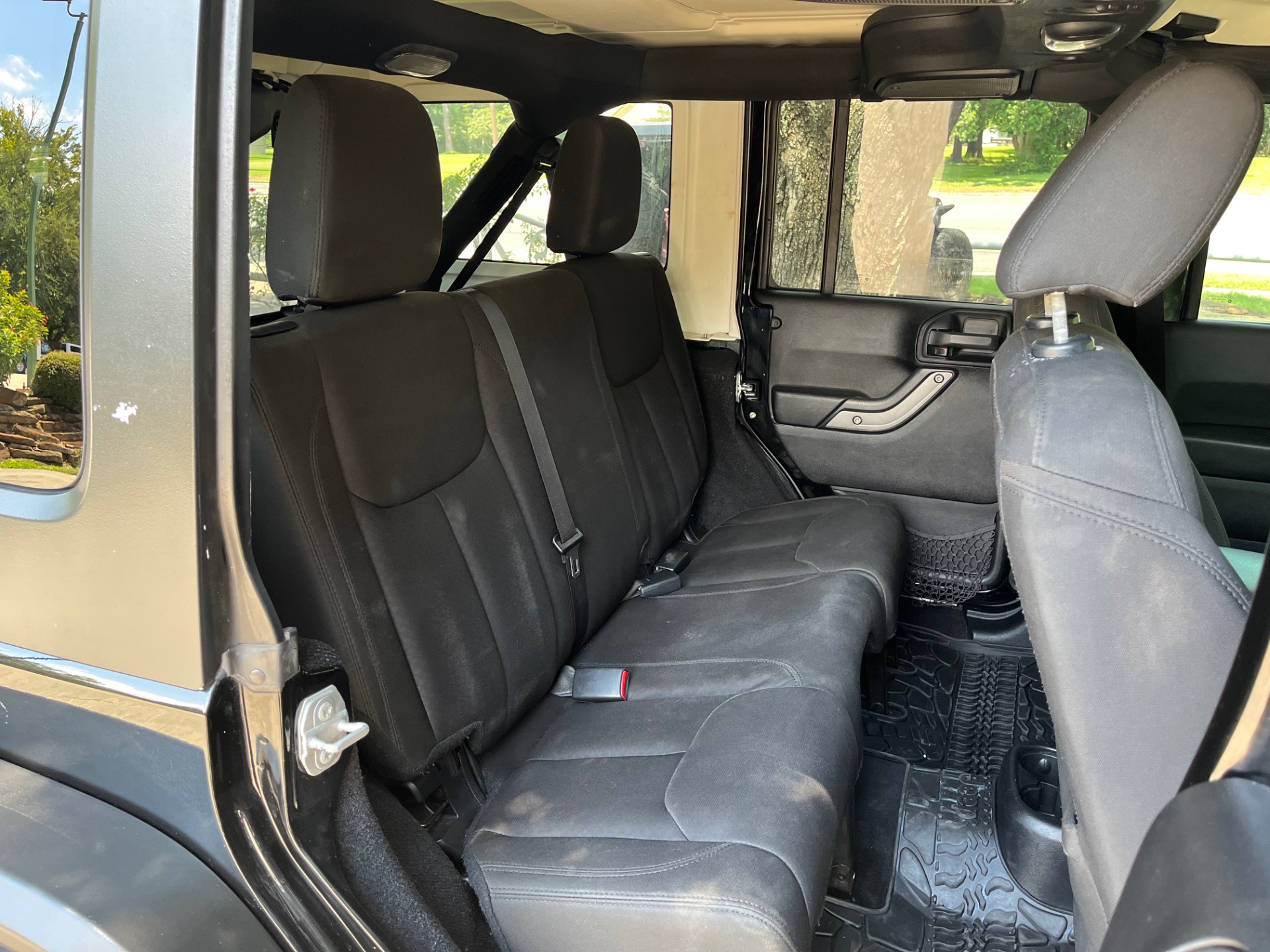 Used-2015-Jeep-Wrangler-Unlimited-Sport (22)