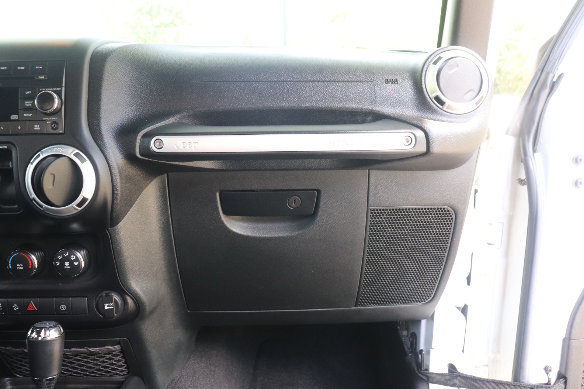 Used-2016-Jeep-Wrangler-Sahara (10)
