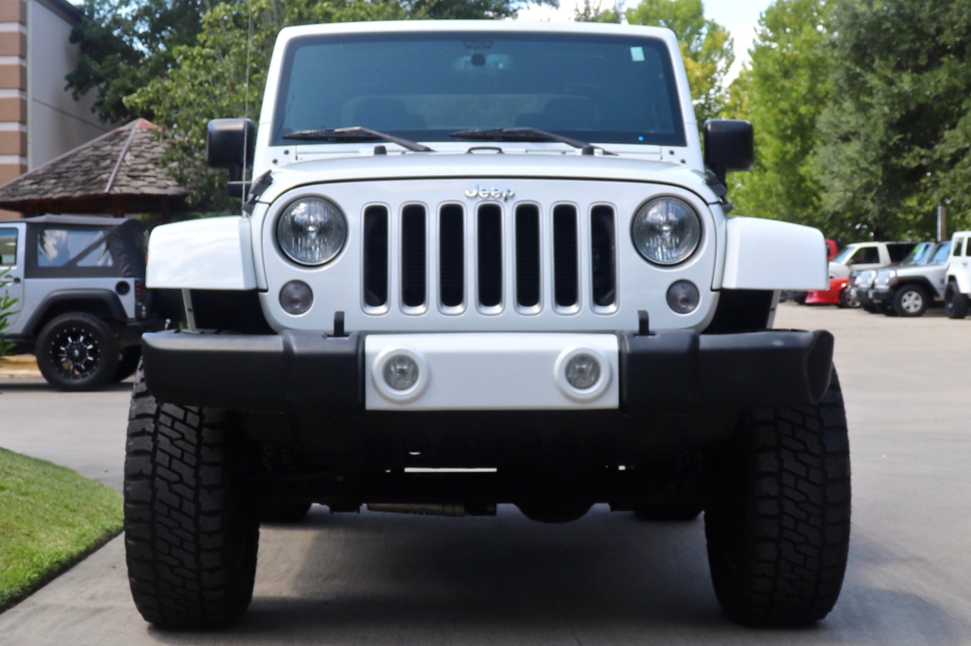Used-2016-Jeep-Wrangler-Sahara (13)