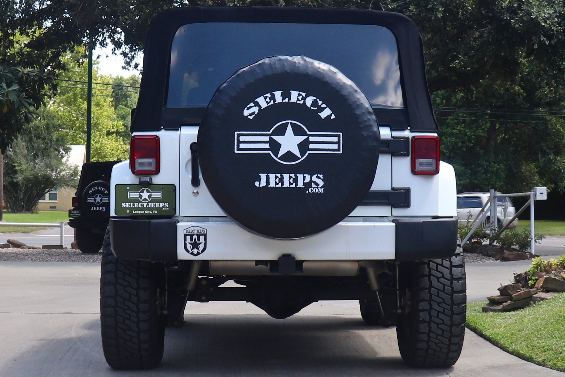 Used-2016-Jeep-Wrangler-Sahara (16)