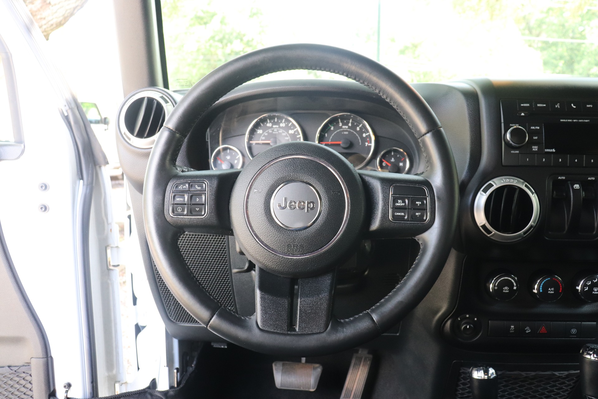 Used-2016-Jeep-Wrangler-Sahara (8)