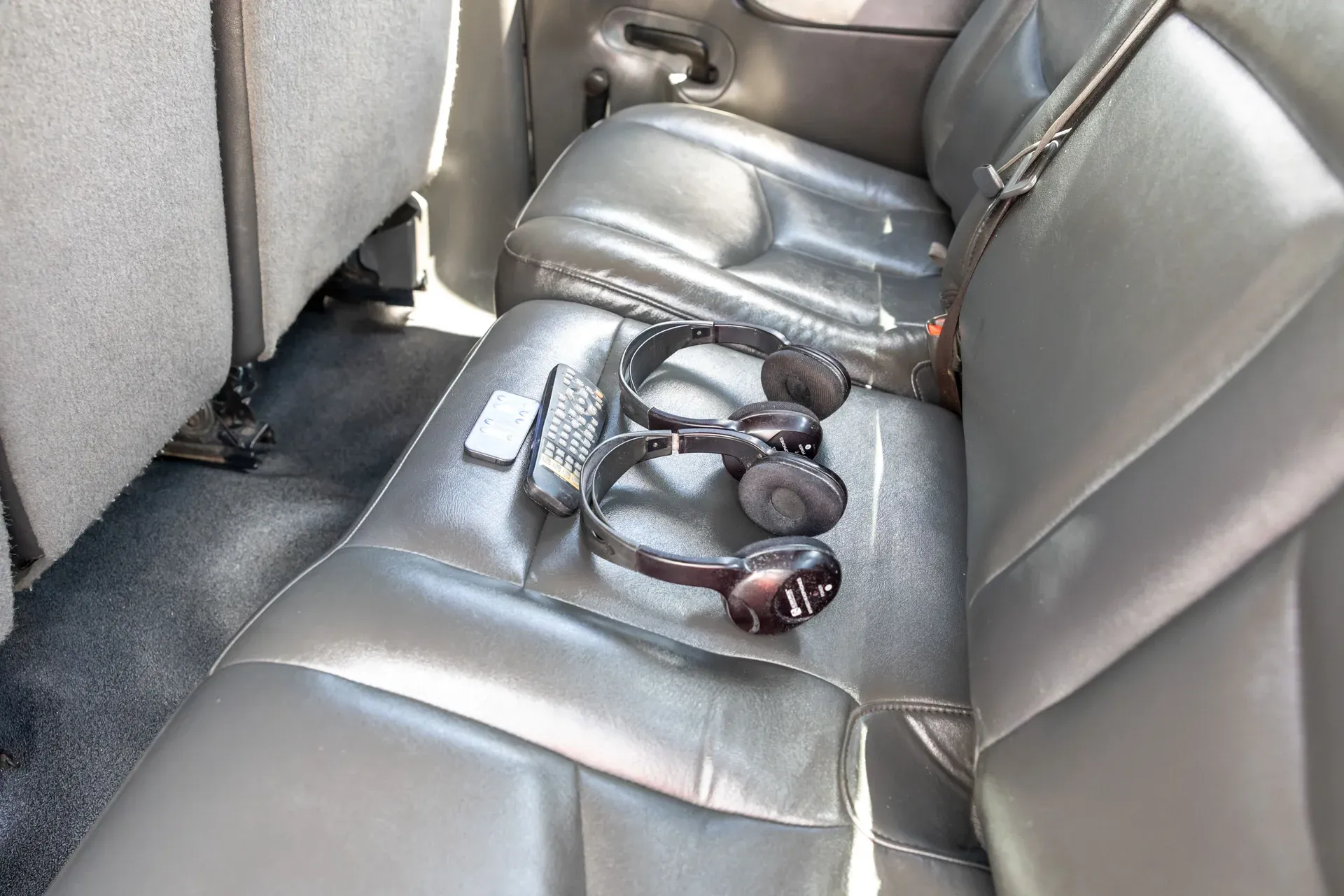 imgi_110_2003-chevrolet-silverado-3500-crew-cab-167-wb-4wd-drw
