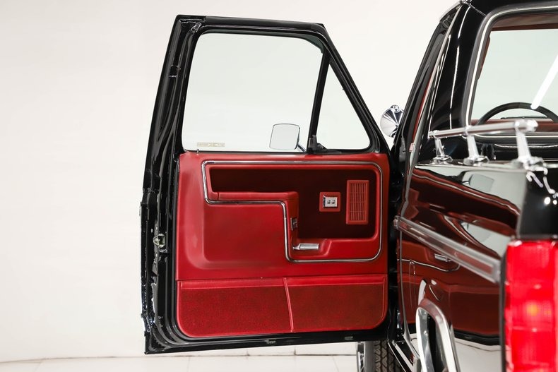 imgi_11_1985-ford-f150-xlt-lariat