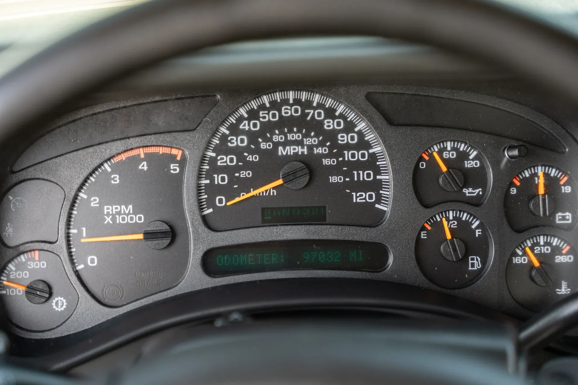 imgi_123_2004-chevrolet-silverado-2500hd-ext-cab-143-5-wb-4wd-lt