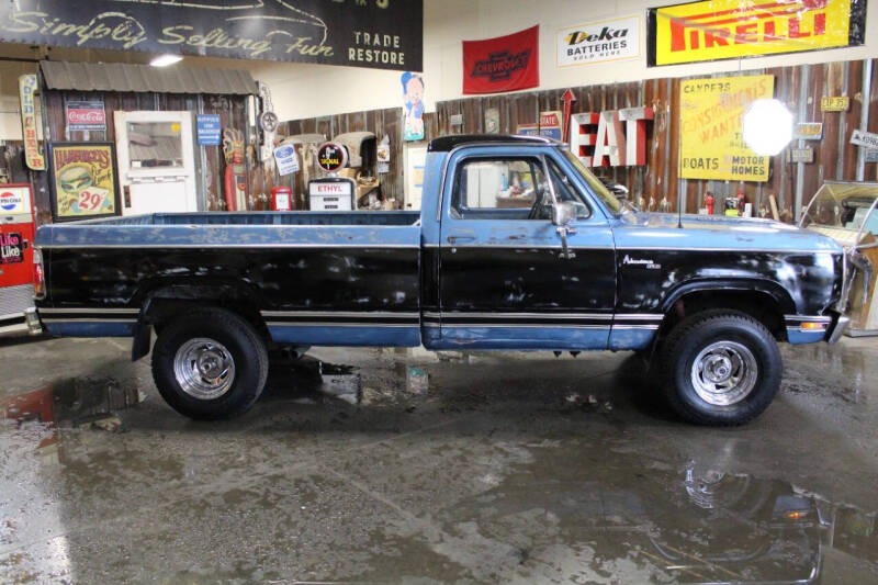 imgi_30_1977-dodge-d150-pickup-4x4-power-wagon