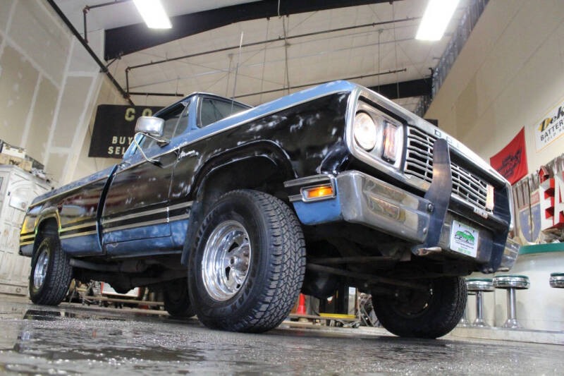 imgi_41_1977-dodge-d150-pickup-4x4-power-wagon