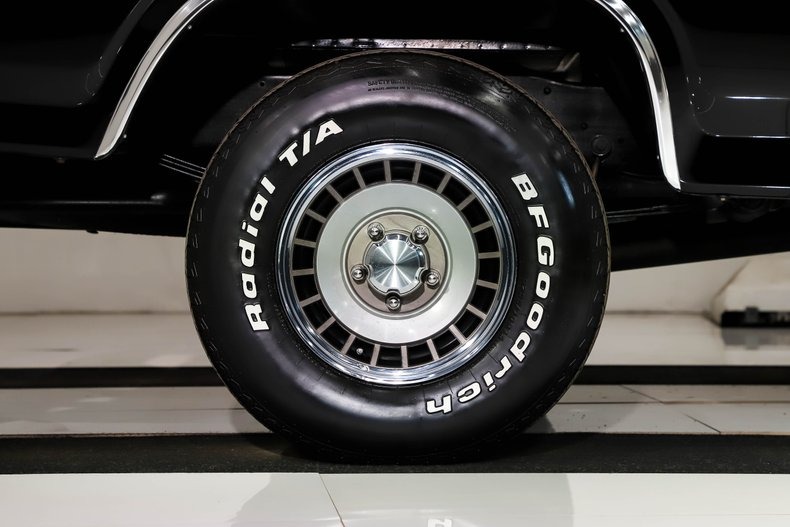 imgi_46_1985-ford-f150-xlt-lariat