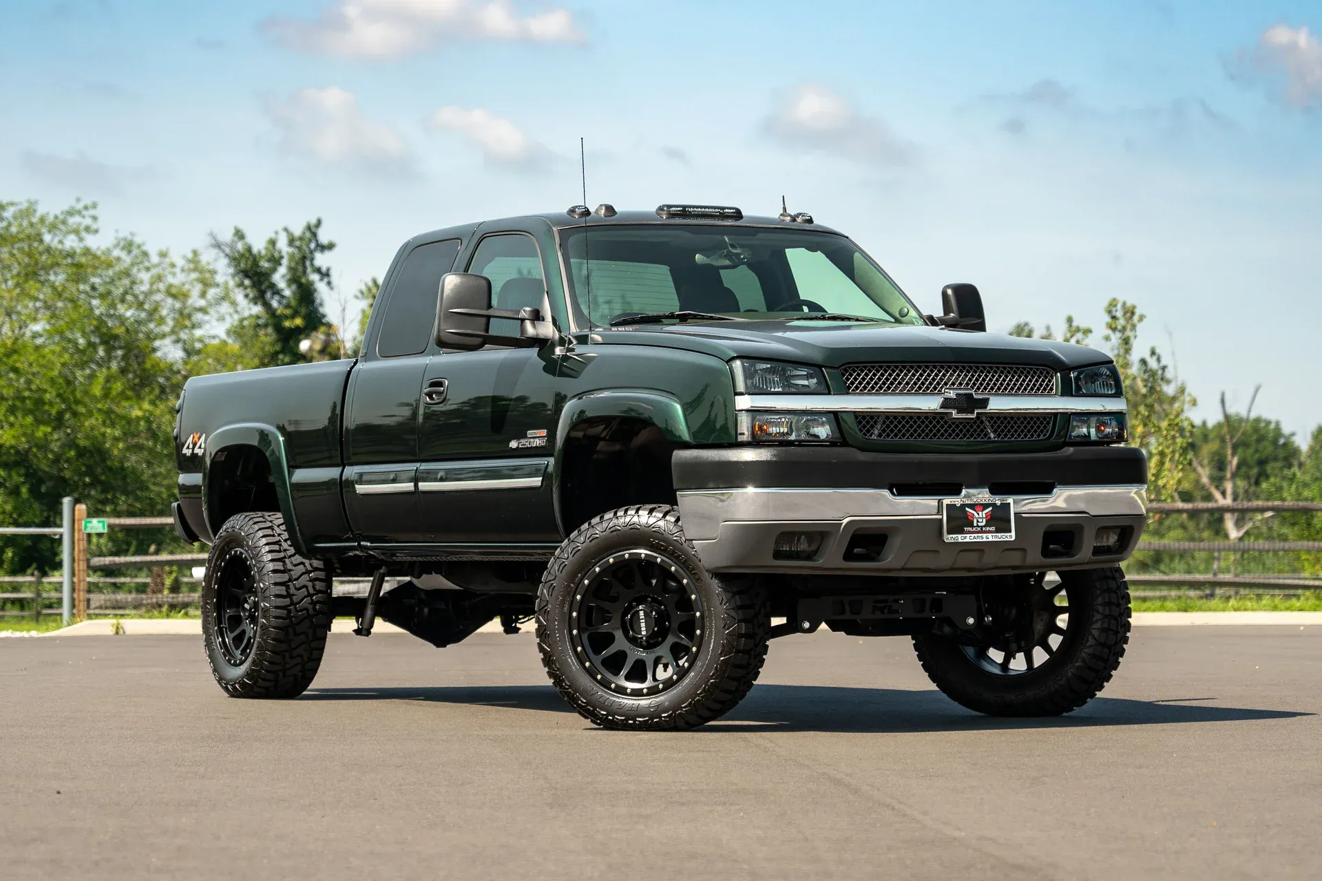 imgi_4_2004-chevrolet-silverado-2500hd-ext-cab-143-5-wb-4wd-lt