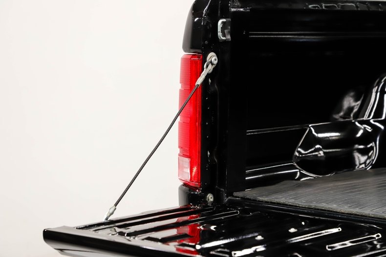 imgi_53_1985-ford-f150-xlt-lariat