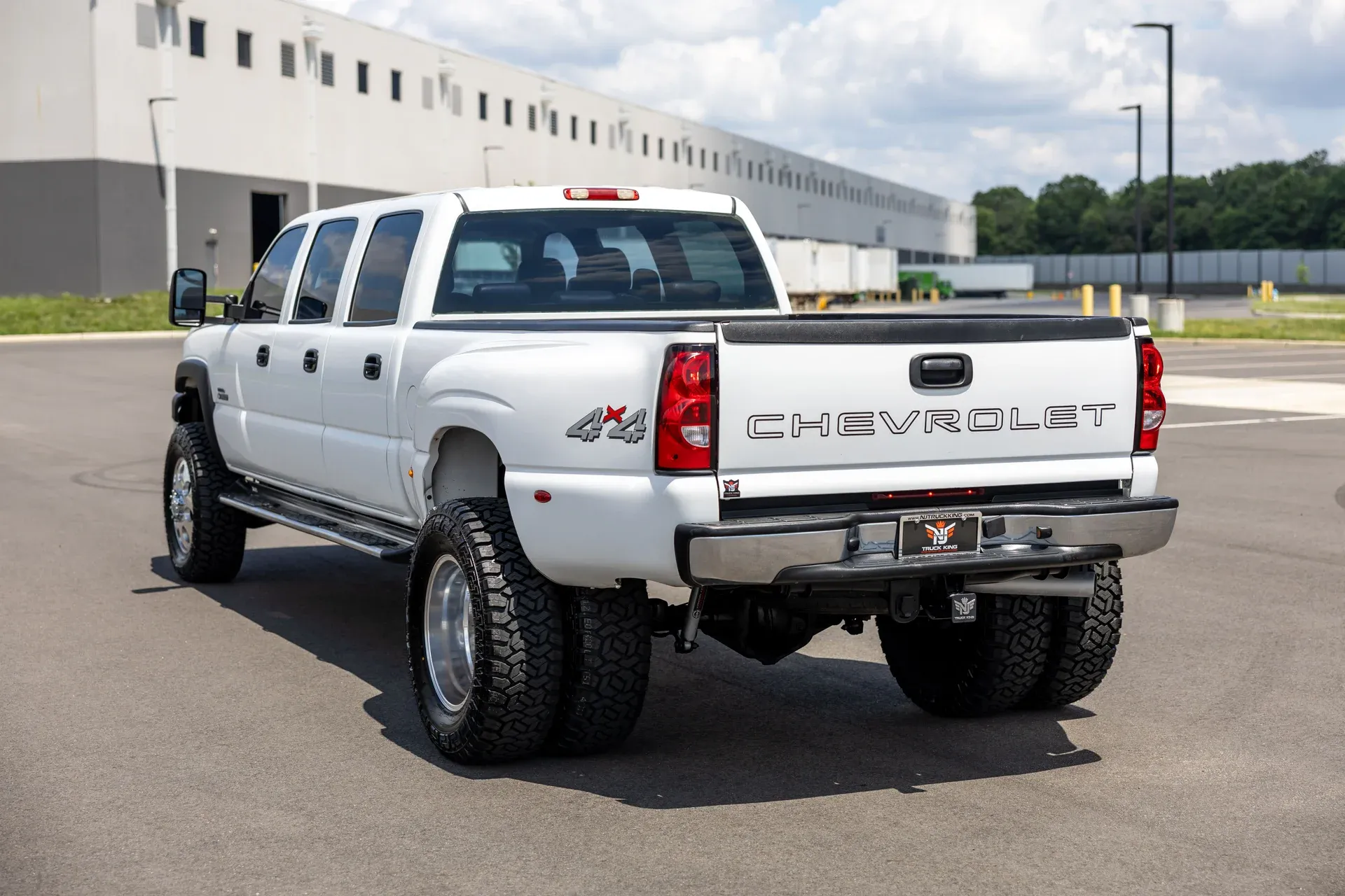 imgi_81_2003-chevrolet-silverado-3500-crew-cab-167-wb-4wd-drw