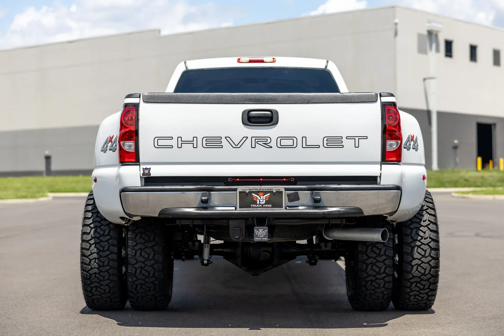 imgi_82_2003-chevrolet-silverado-3500-crew-cab-167-wb-4wd-drw