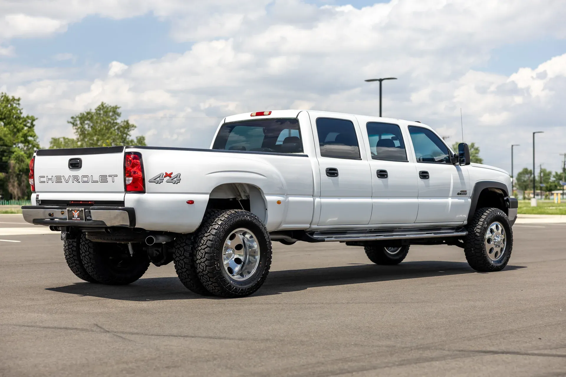 imgi_83_2003-chevrolet-silverado-3500-crew-cab-167-wb-4wd-drw