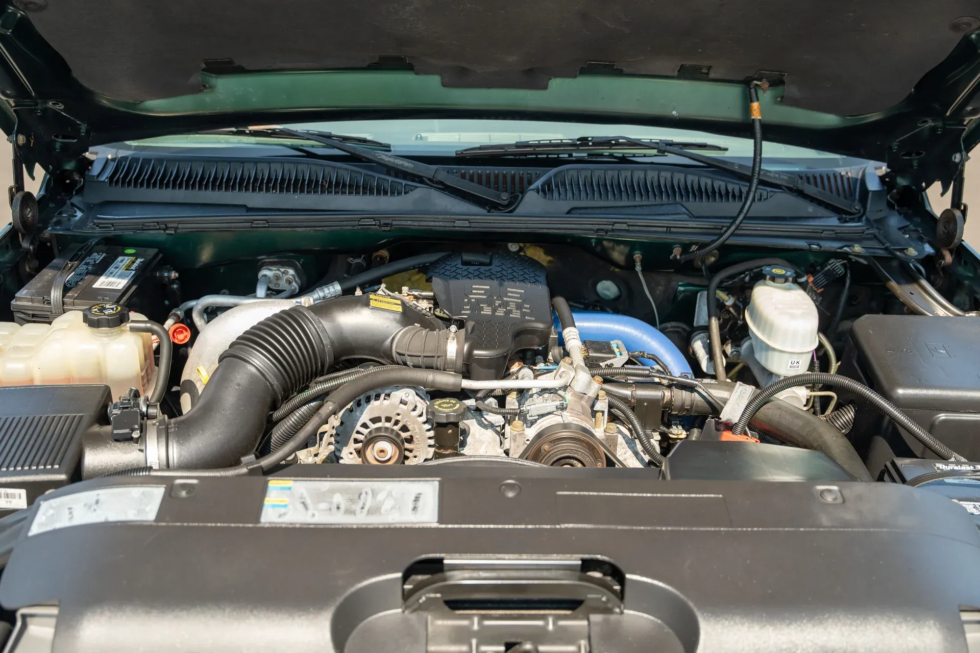 imgi_85_2004-chevrolet-silverado-2500hd-ext-cab-143-5-wb-4wd-lt