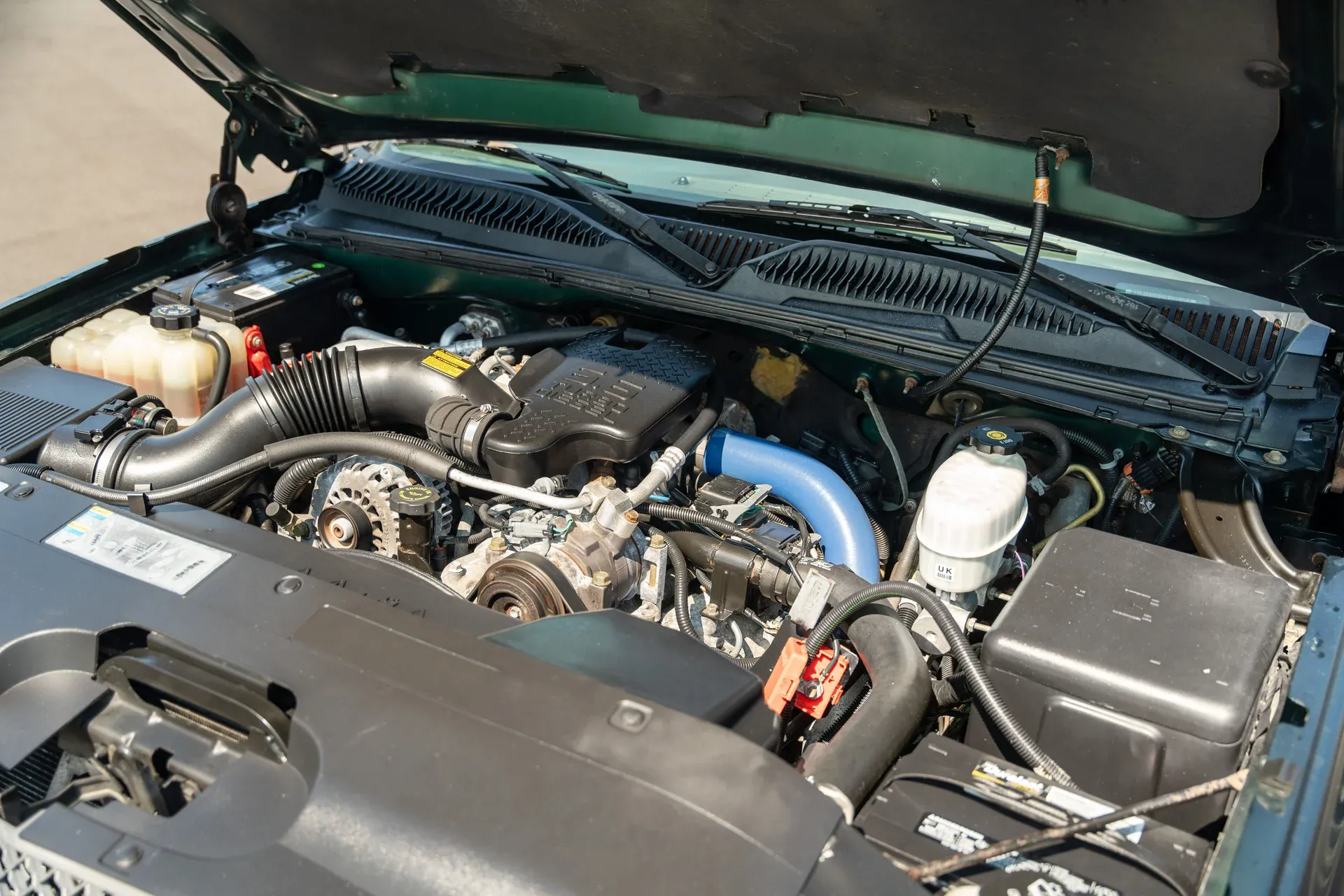 imgi_86_2004-chevrolet-silverado-2500hd-ext-cab-143-5-wb-4wd-lt