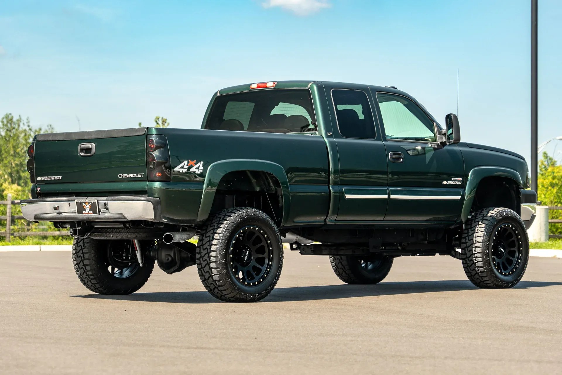 imgi_87_2004-chevrolet-silverado-2500hd-ext-cab-143-5-wb-4wd-lt