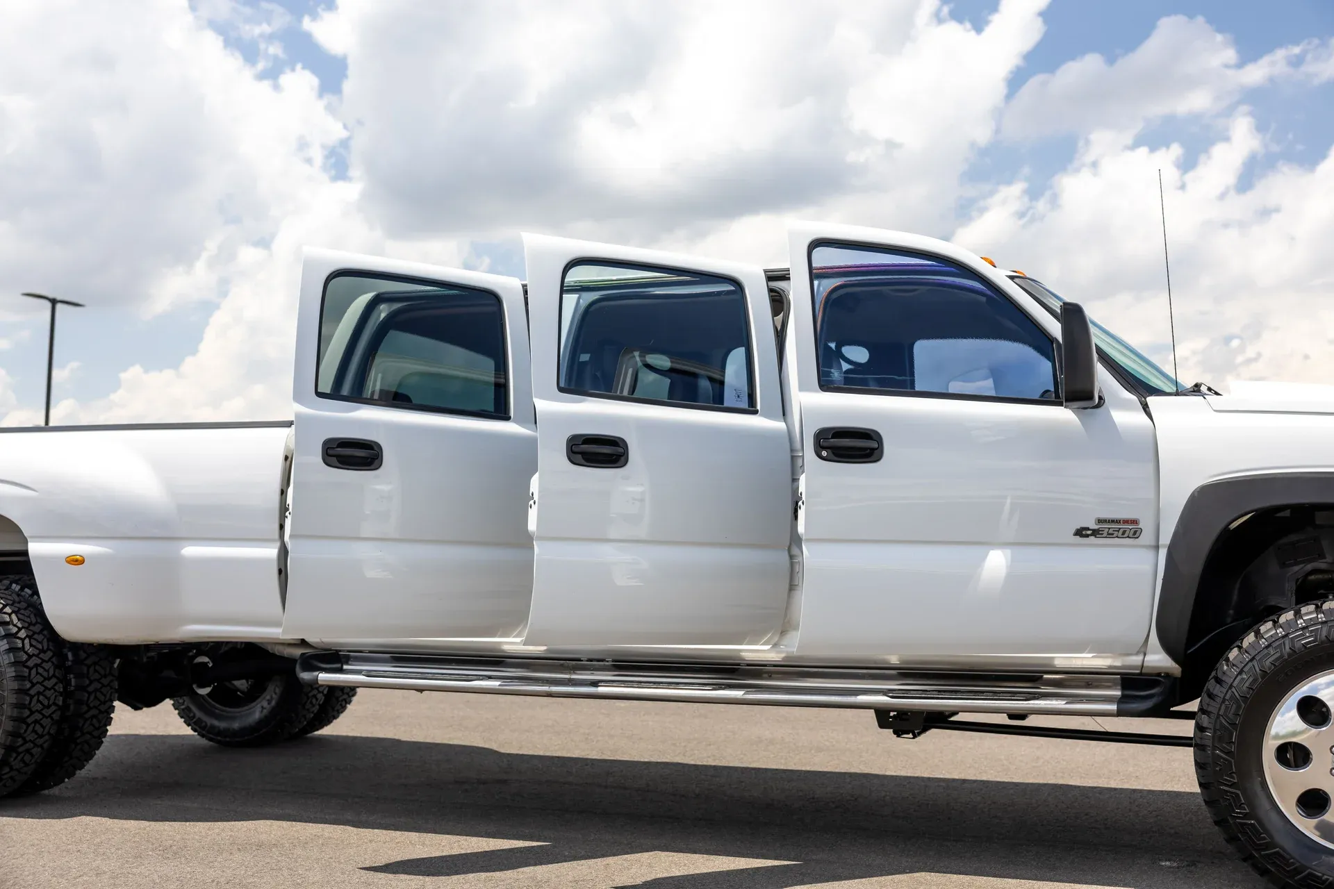 imgi_93_2003-chevrolet-silverado-3500-crew-cab-167-wb-4wd-drw