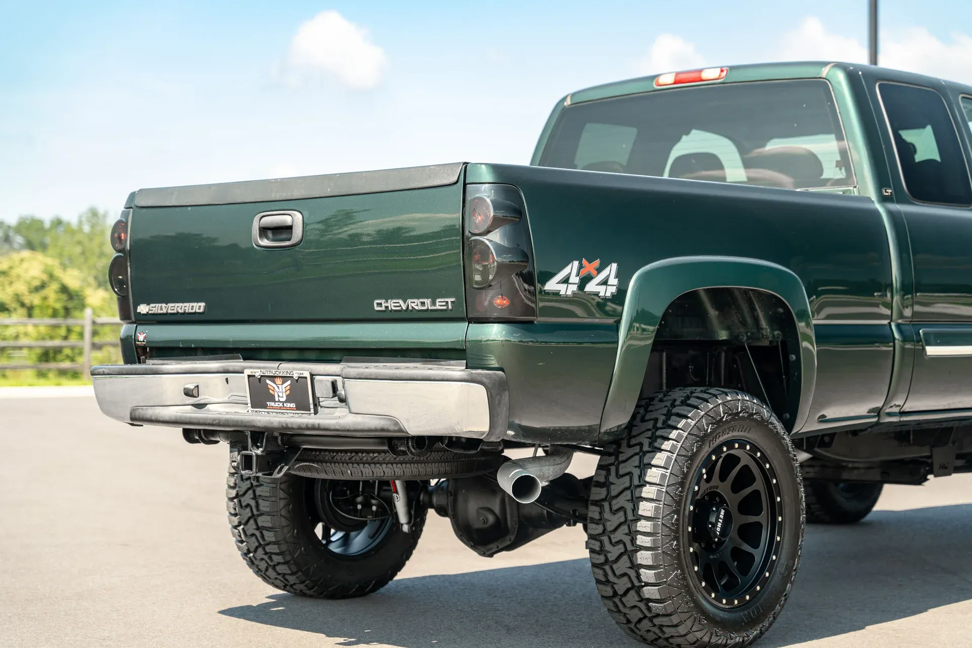 imgi_93_2004-chevrolet-silverado-2500hd-ext-cab-143-5-wb-4wd-lt
