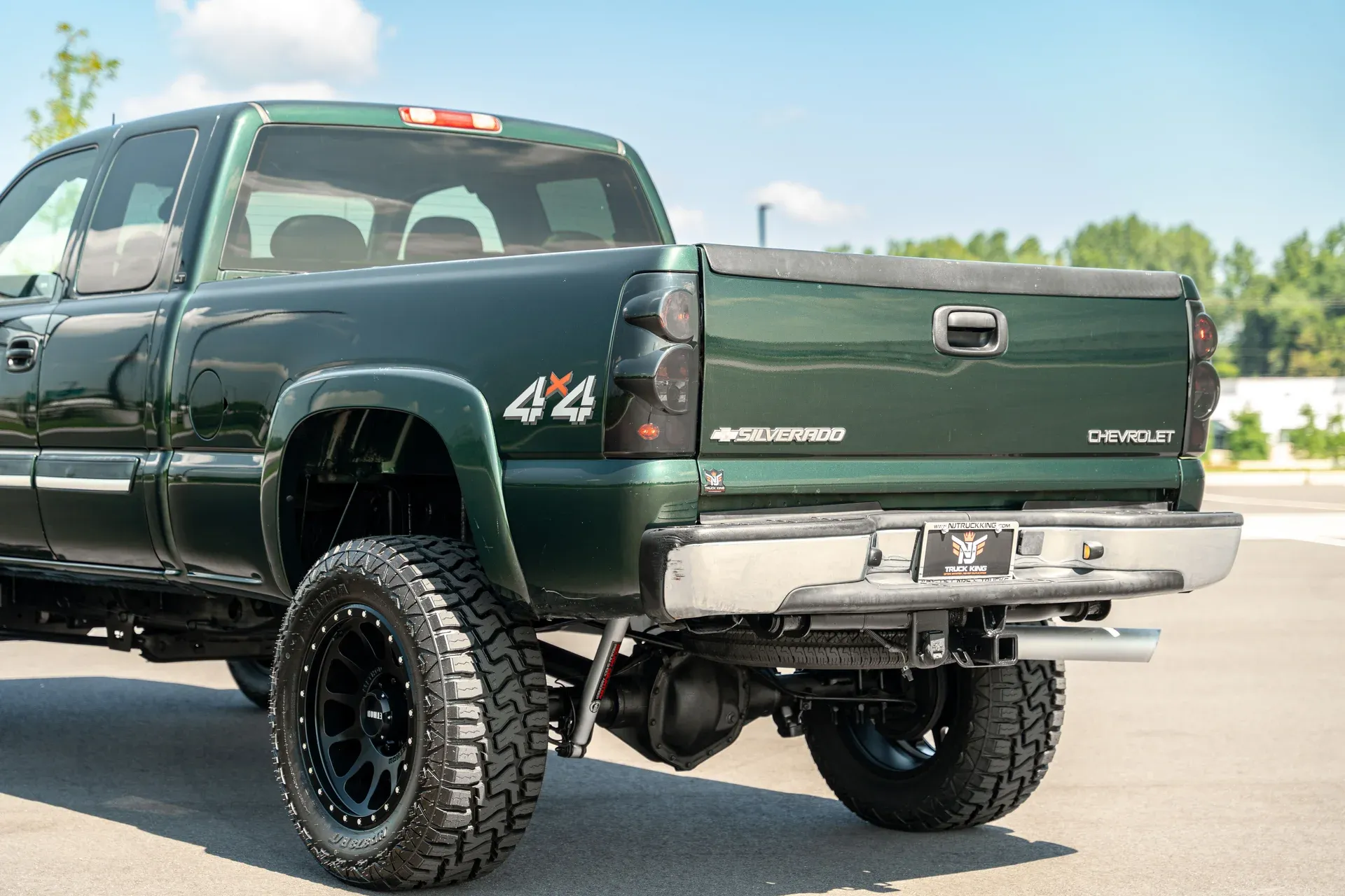imgi_94_2004-chevrolet-silverado-2500hd-ext-cab-143-5-wb-4wd-lt