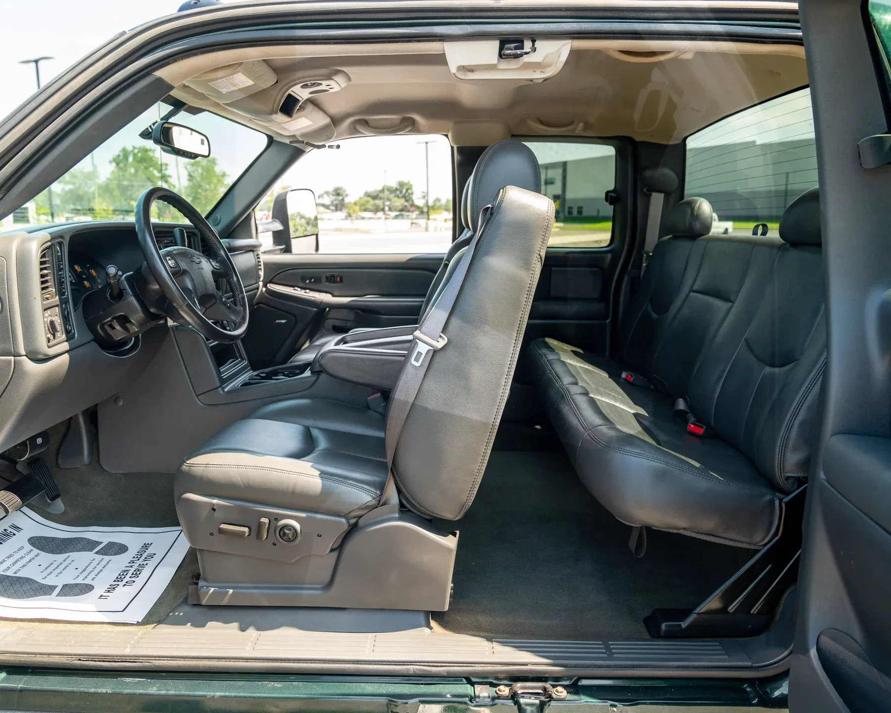 imgi_97_2004-chevrolet-silverado-2500hd-ext-cab-143-5-wb-4wd-lt
