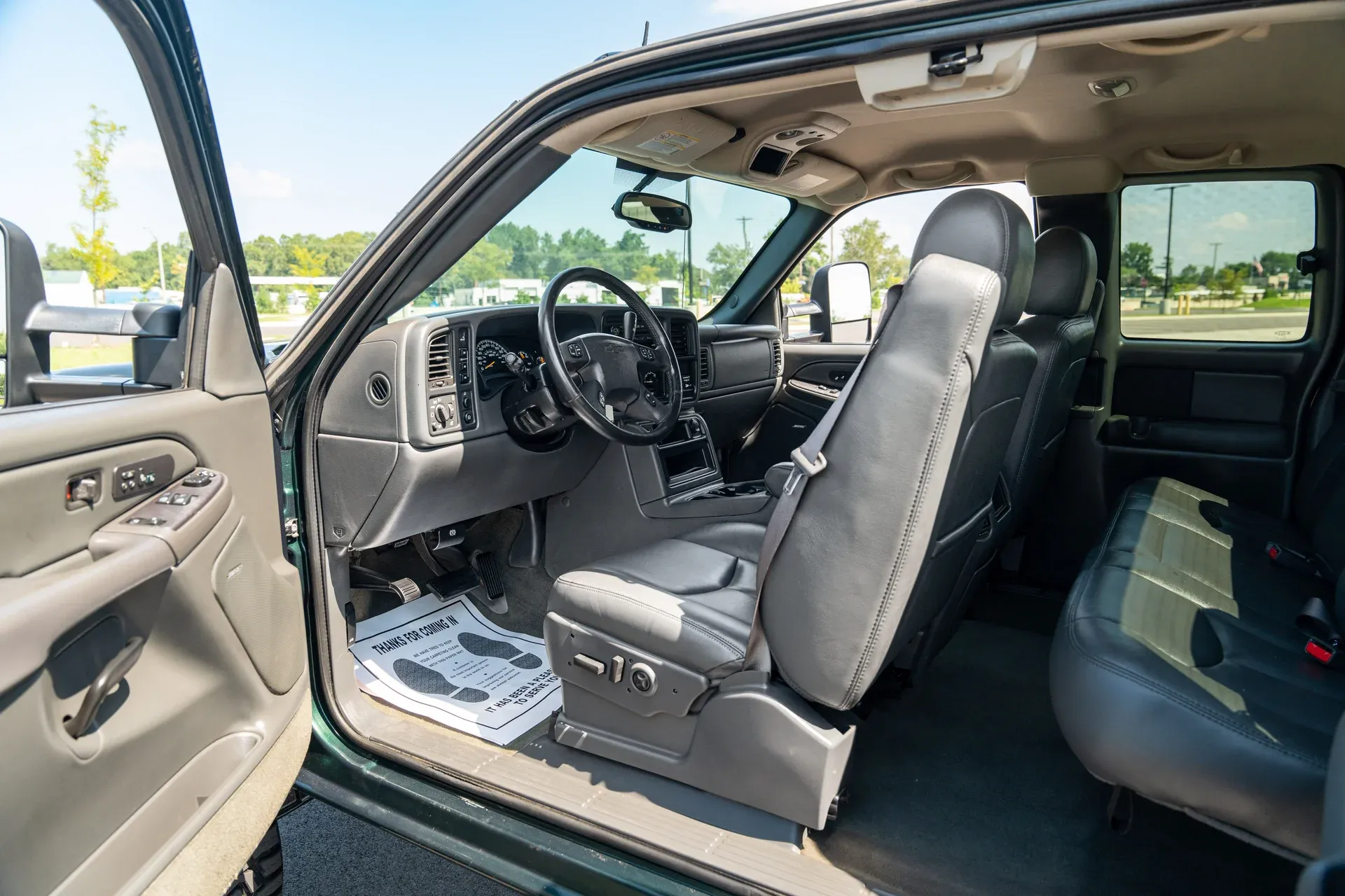 imgi_98_2004-chevrolet-silverado-2500hd-ext-cab-143-5-wb-4wd-lt