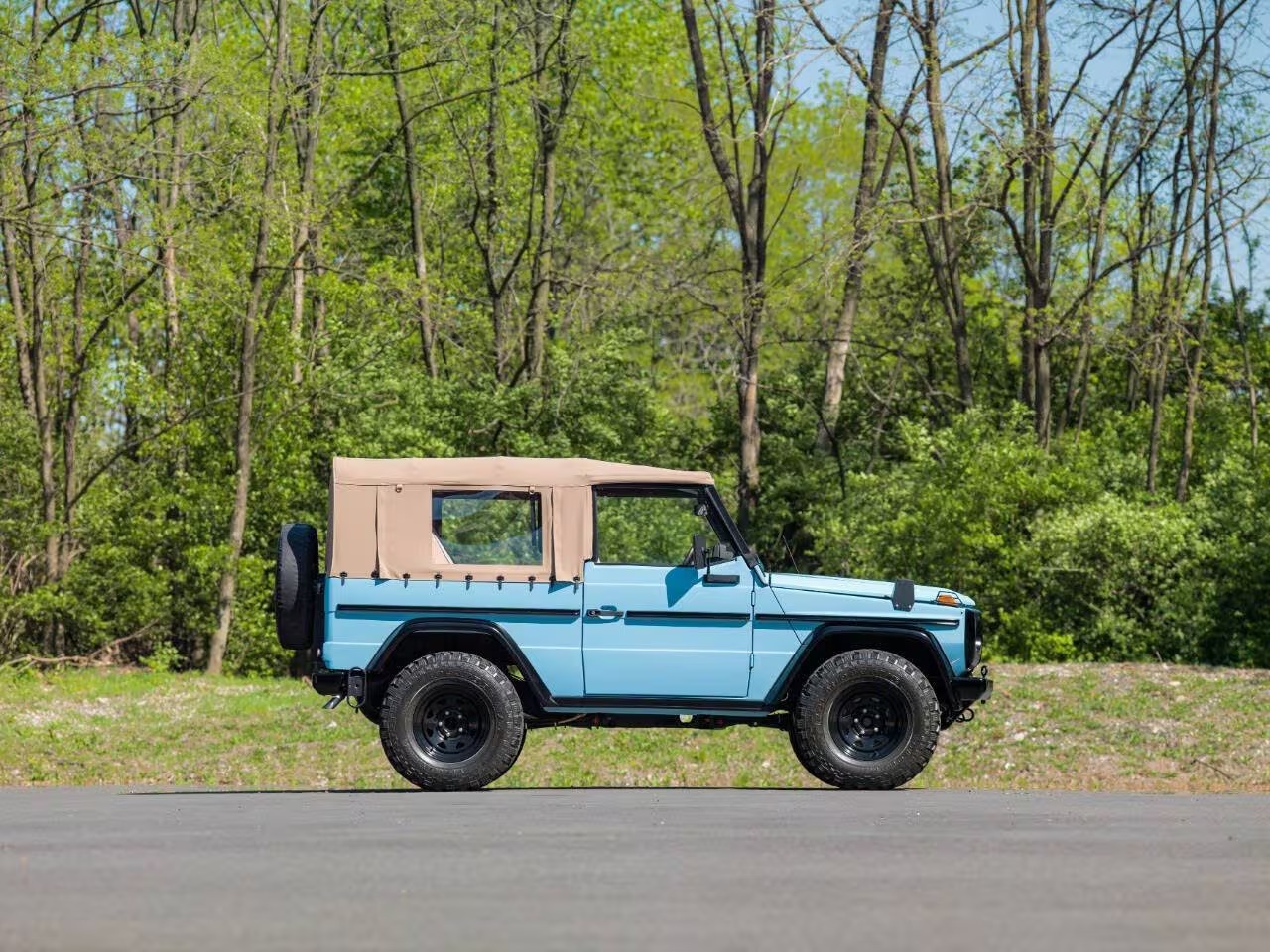 restored-1990-mercedes-benz-250gd-for-sale (1)