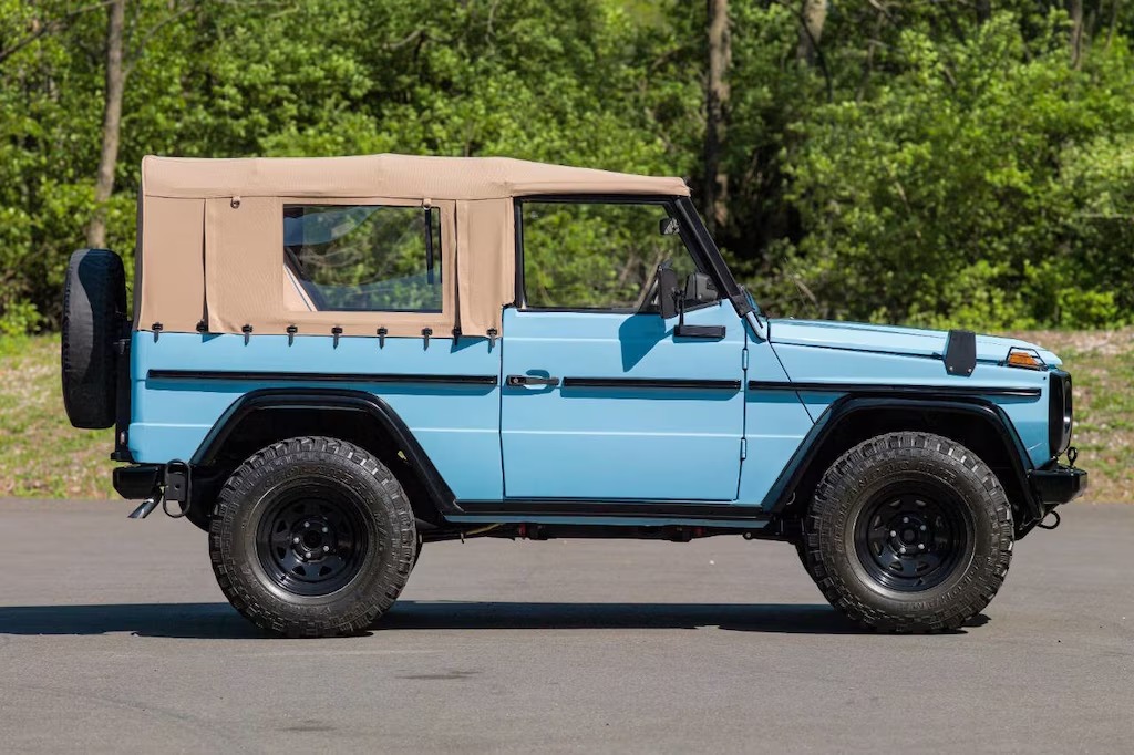 restored-1990-mercedes-benz-250gd-for-sale (102)