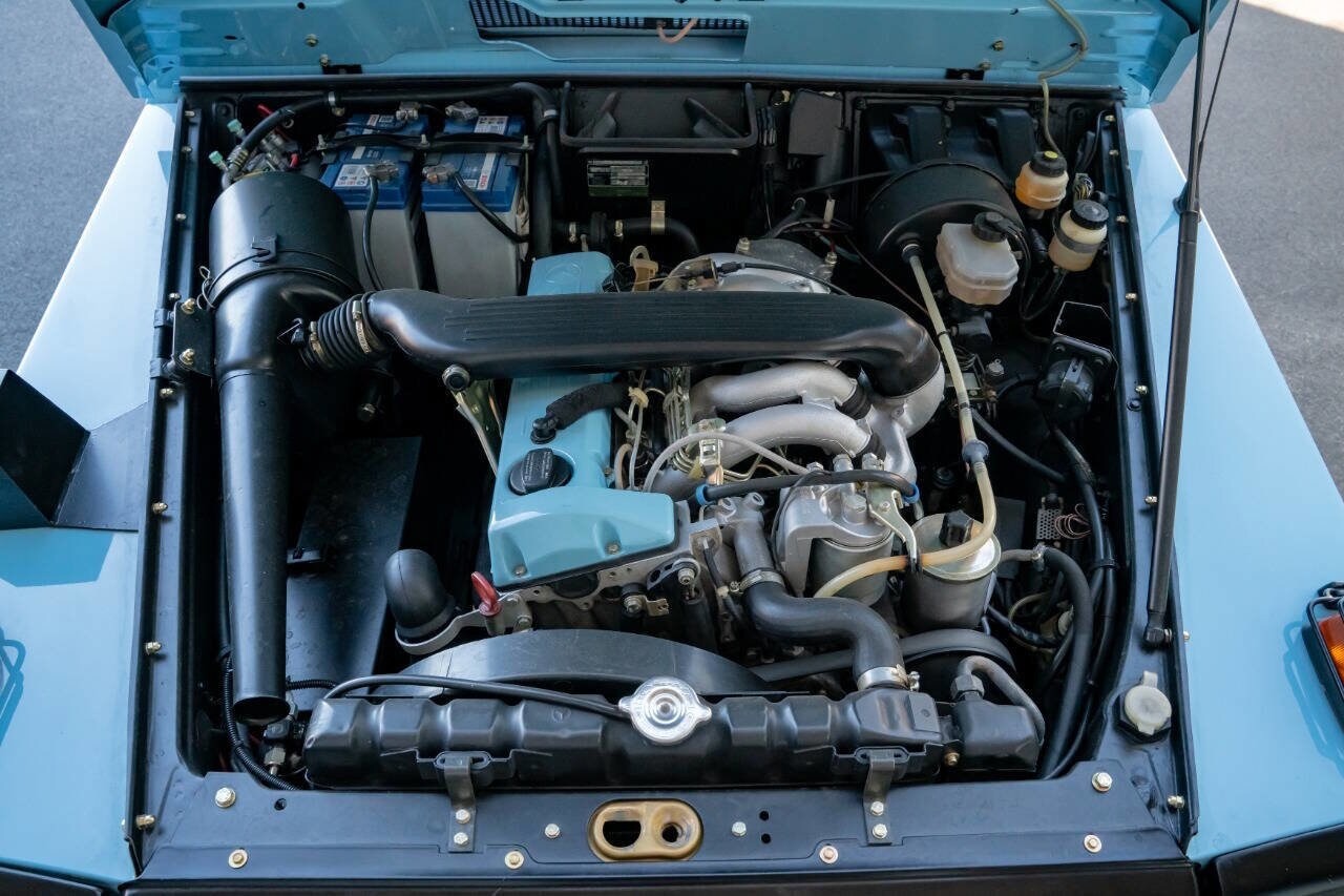 restored-1990-mercedes-benz-250gd-for-sale (13)