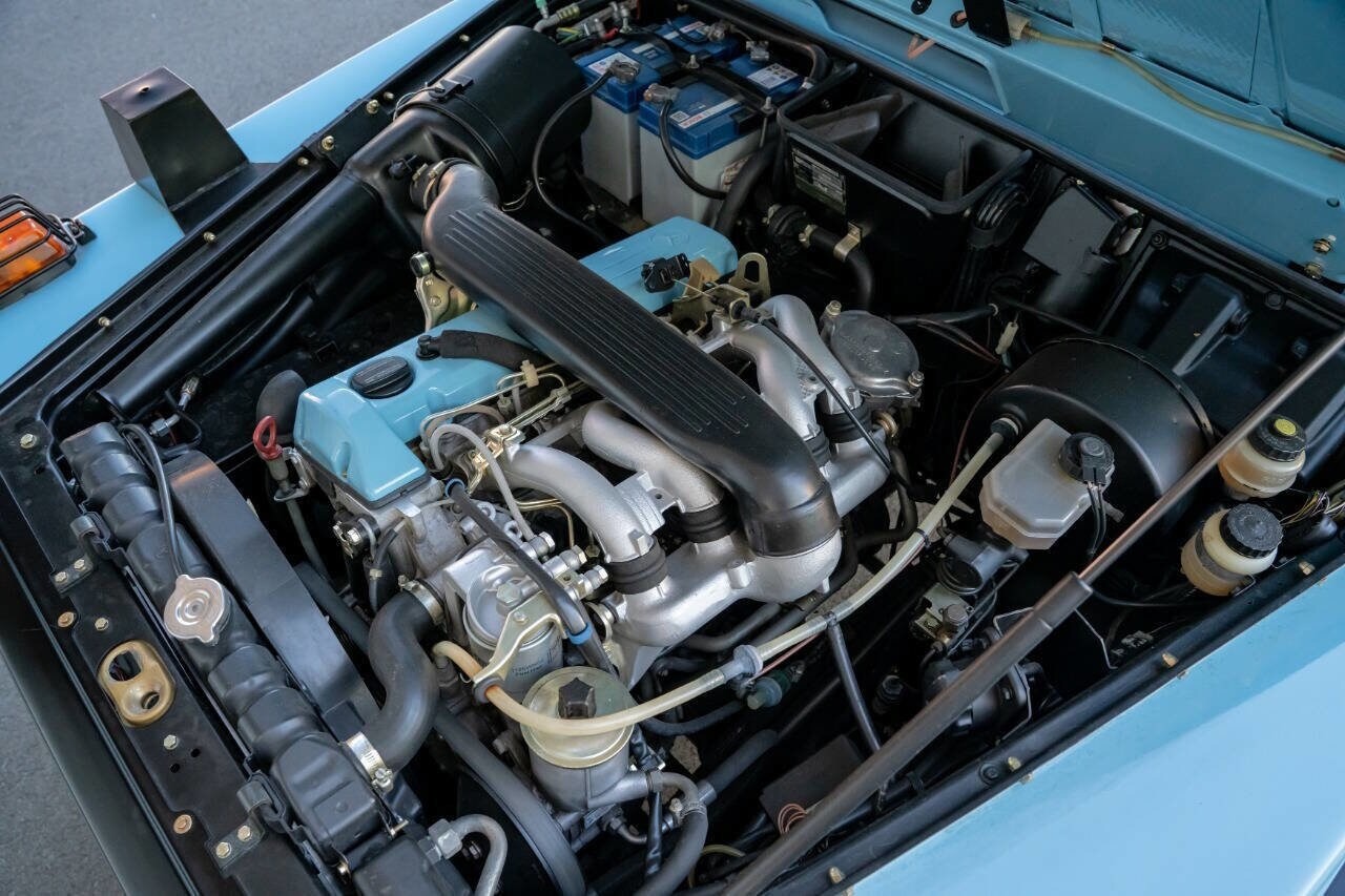 restored-1990-mercedes-benz-250gd-for-sale (26)