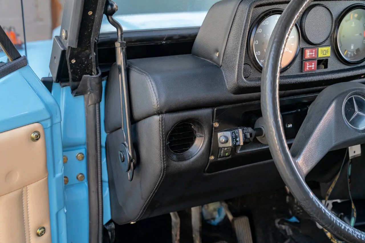 restored-1990-mercedes-benz-250gd-for-sale (42)