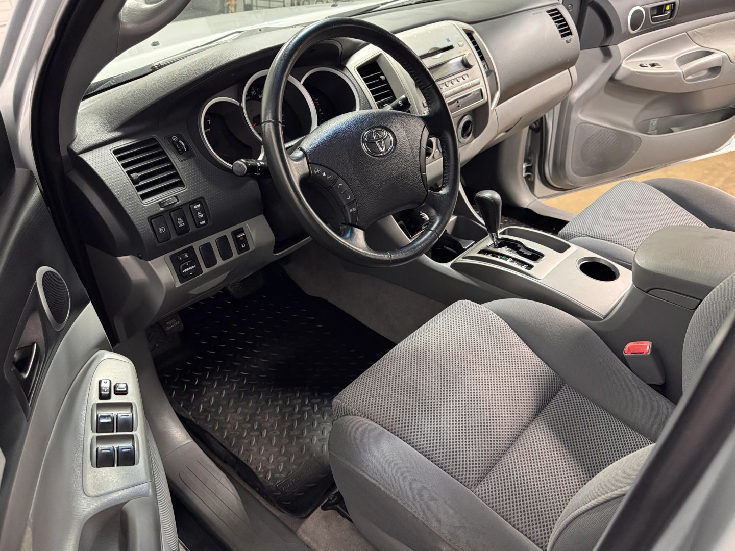 toyota-tacoma-double-cab-for-sale-10