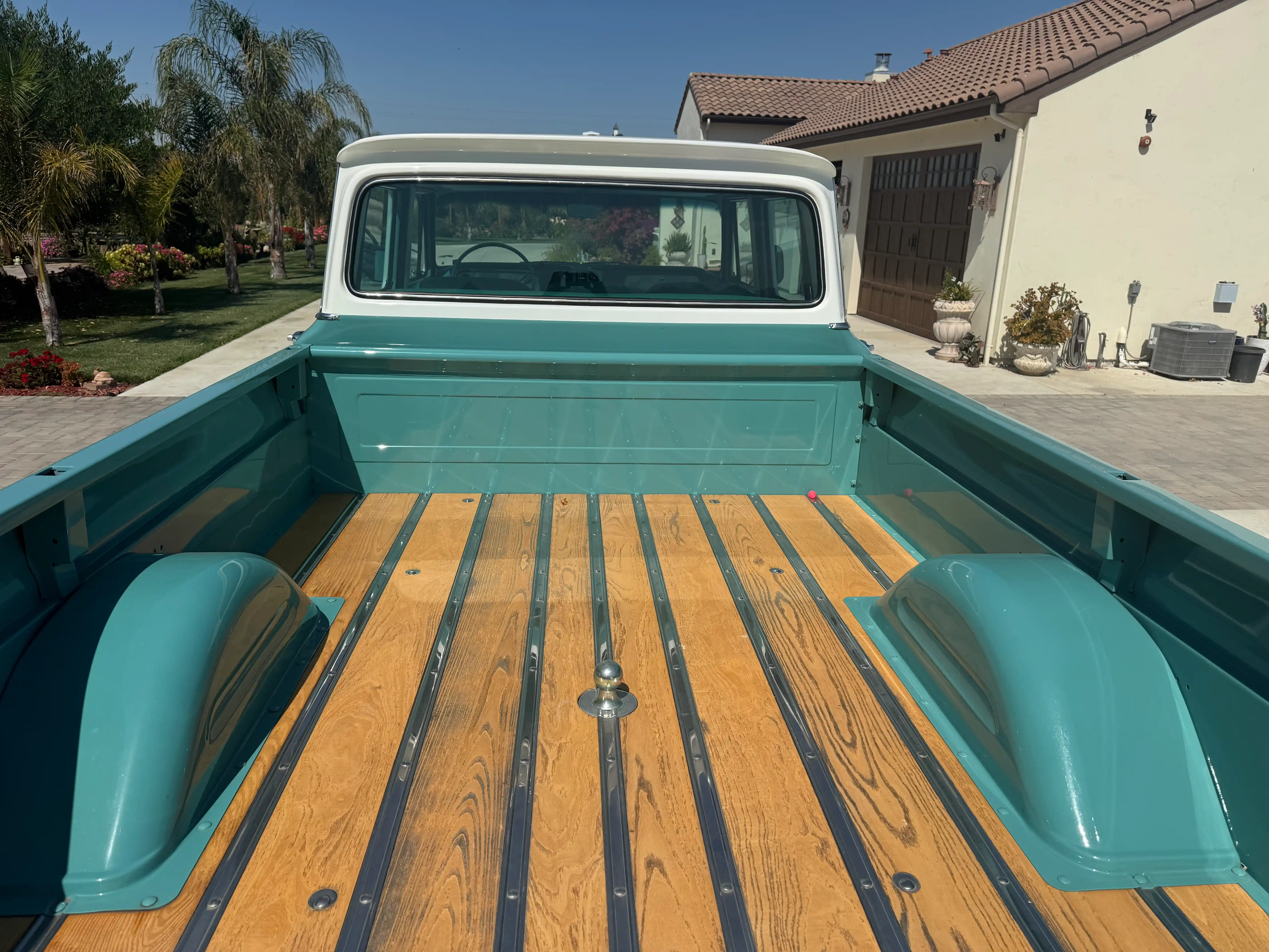 1966-Chevy-crew-cab-4-door-4x4-custom-for-sale-06